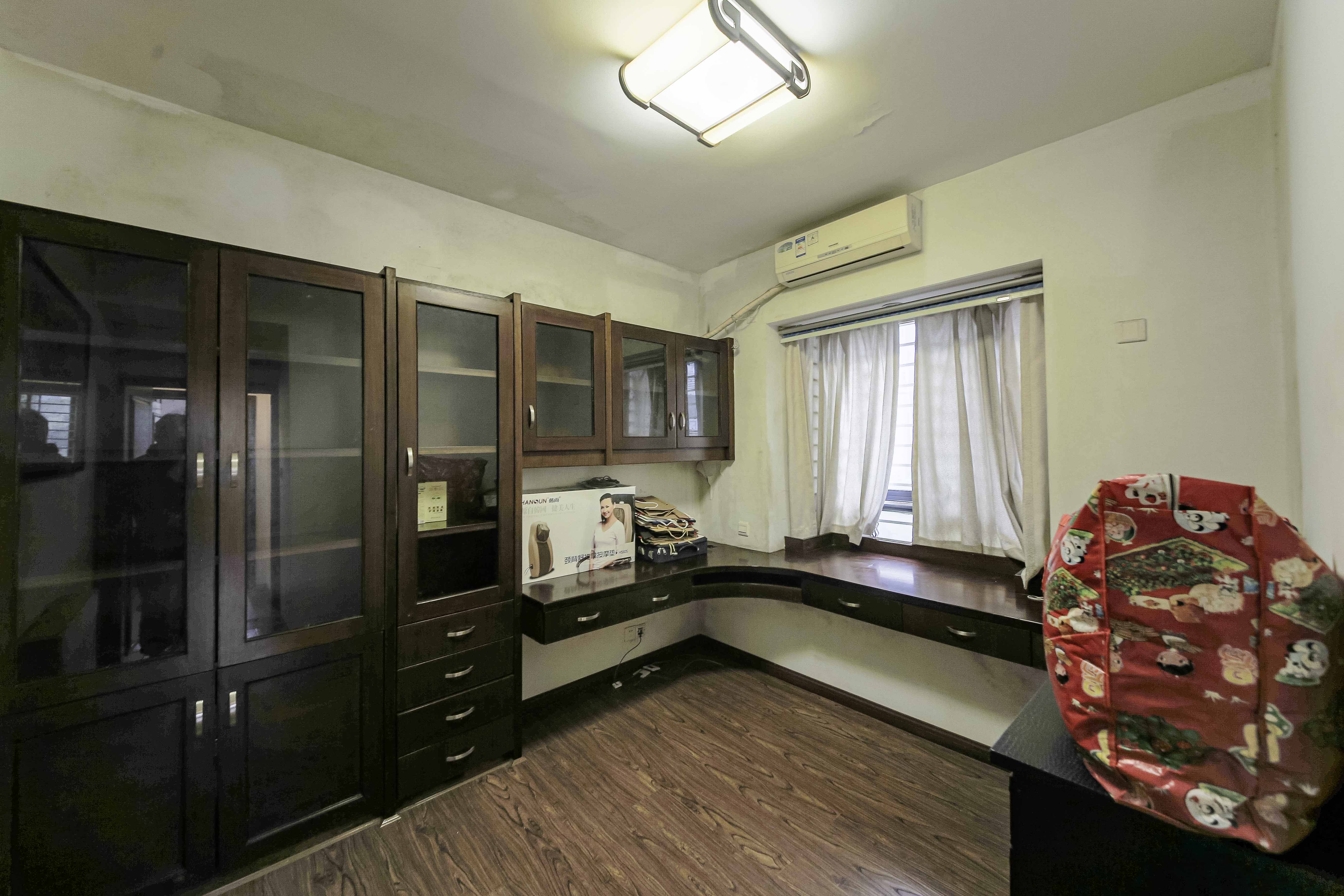 上庭苑 3室2厅1卫 98.0万 上庭苑 3室2厅1卫 98.0万卧室