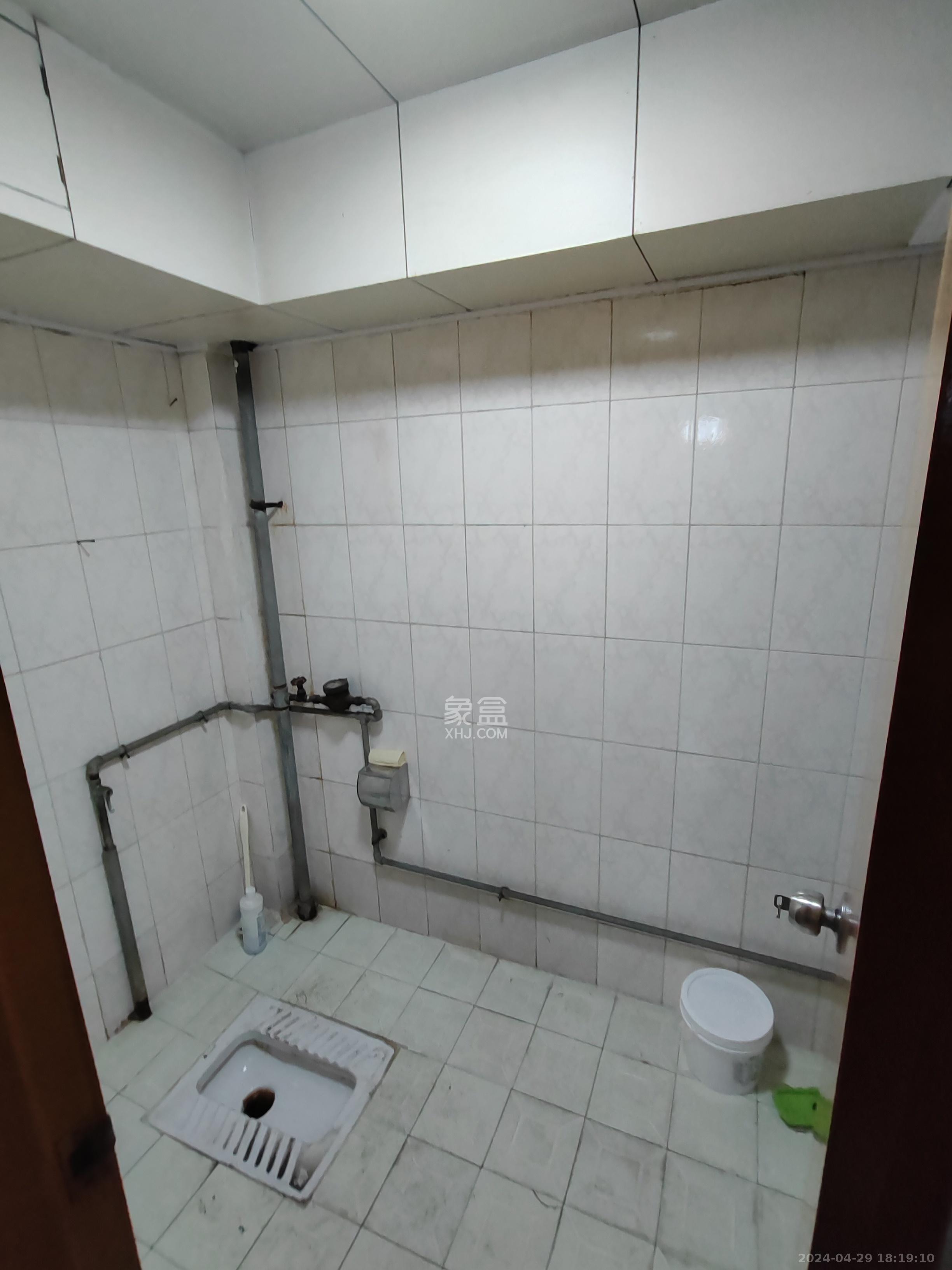 韭菜园商住楼  2室2厅2卫   3200.00元/月室内图