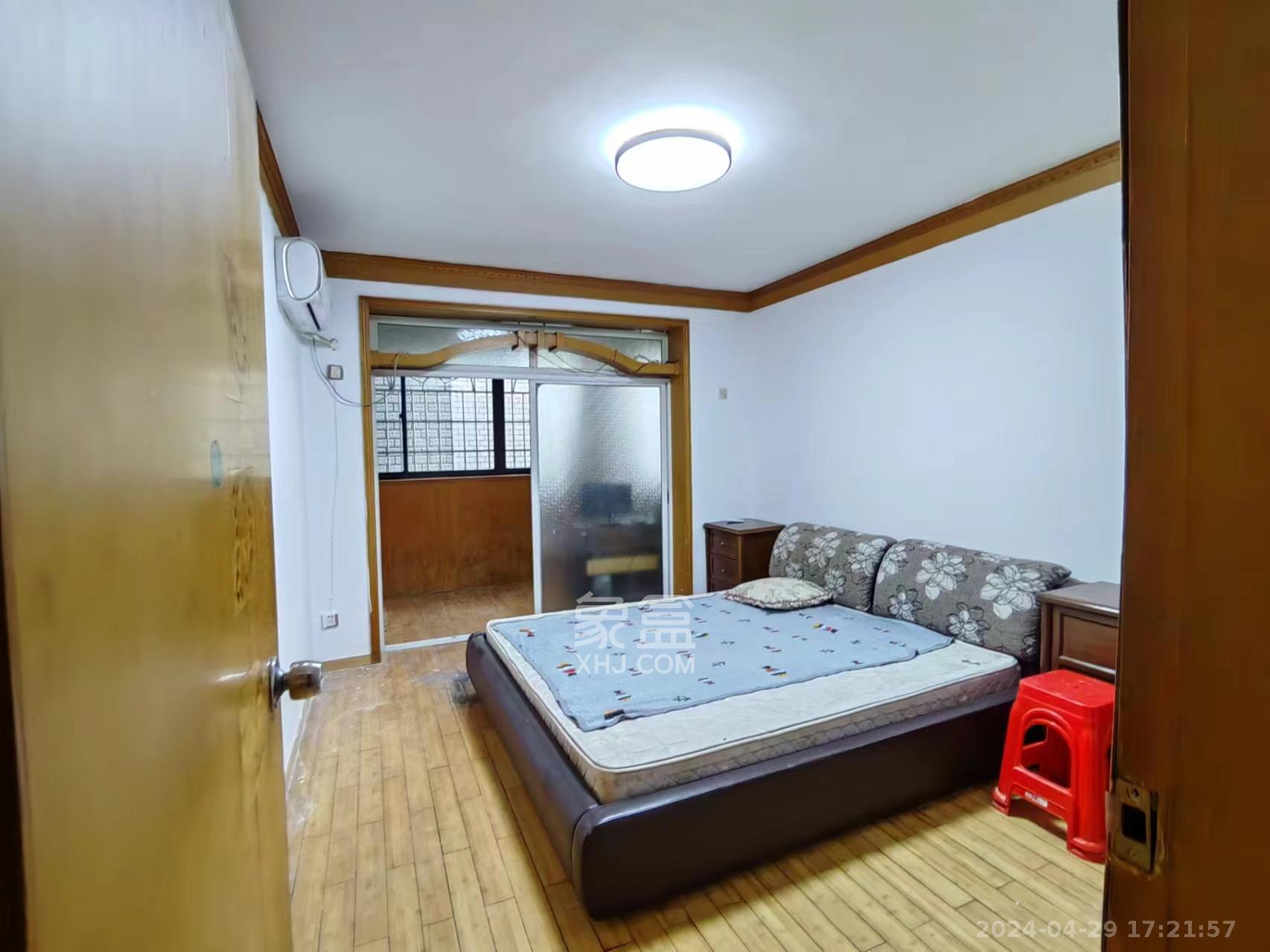建行芙蓉支行宿舍  4室1厅1卫   3400.00元/月室内图
