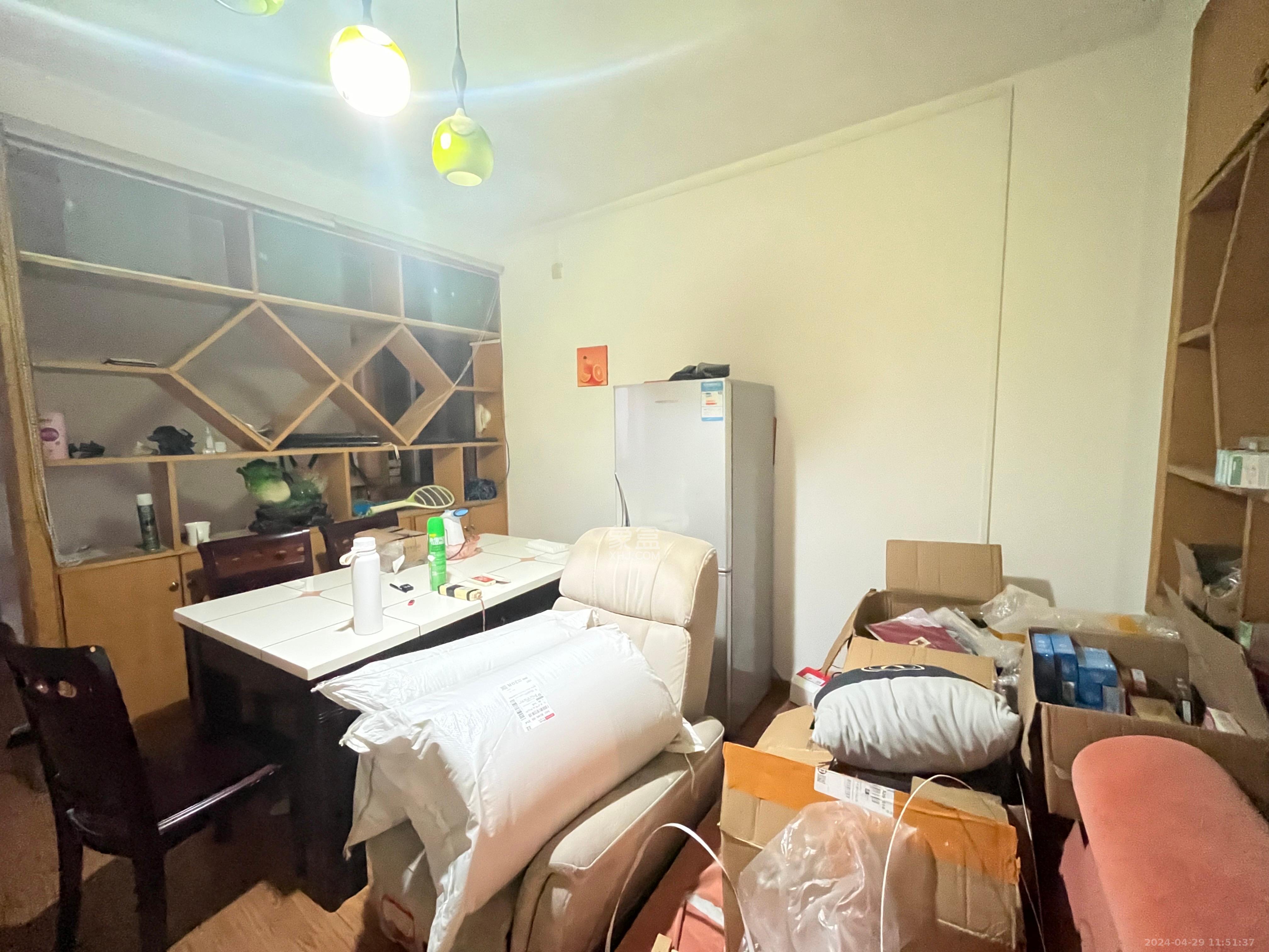 林苑小区  6室2厅2卫   800.00元/月室内图
