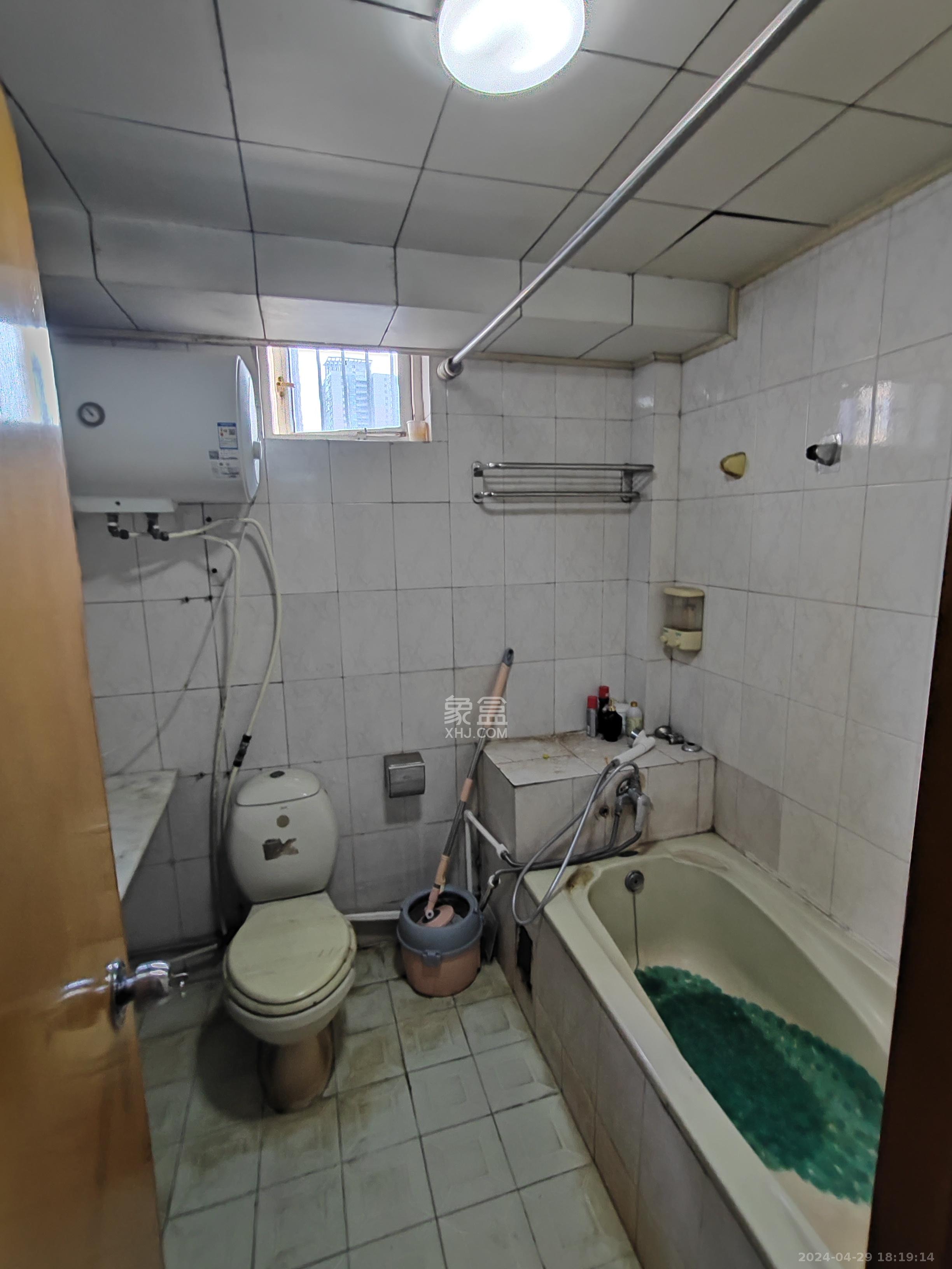 韭菜园商住楼  2室2厅2卫   3200.00元/月室内图