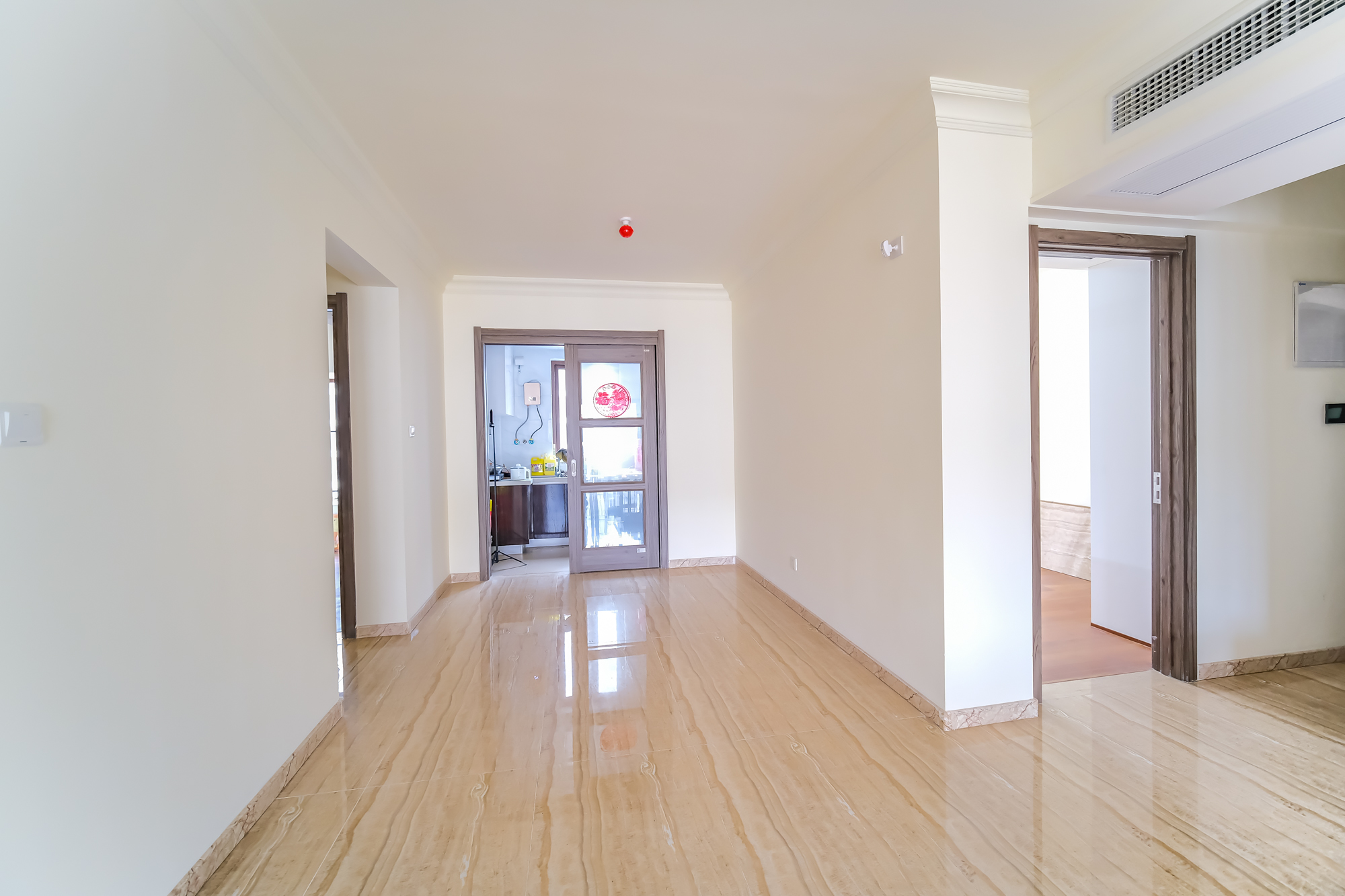 碧桂园翘楚棠 3室2厅2卫 90.0万 碧桂园翘楚棠 3室2厅2卫 90.0万客厅