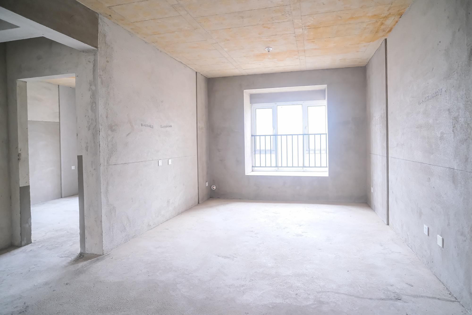 荣盛花语城  3室2厅1卫    58.0万 荣盛花语城  3室2厅1卫    58.0万客厅