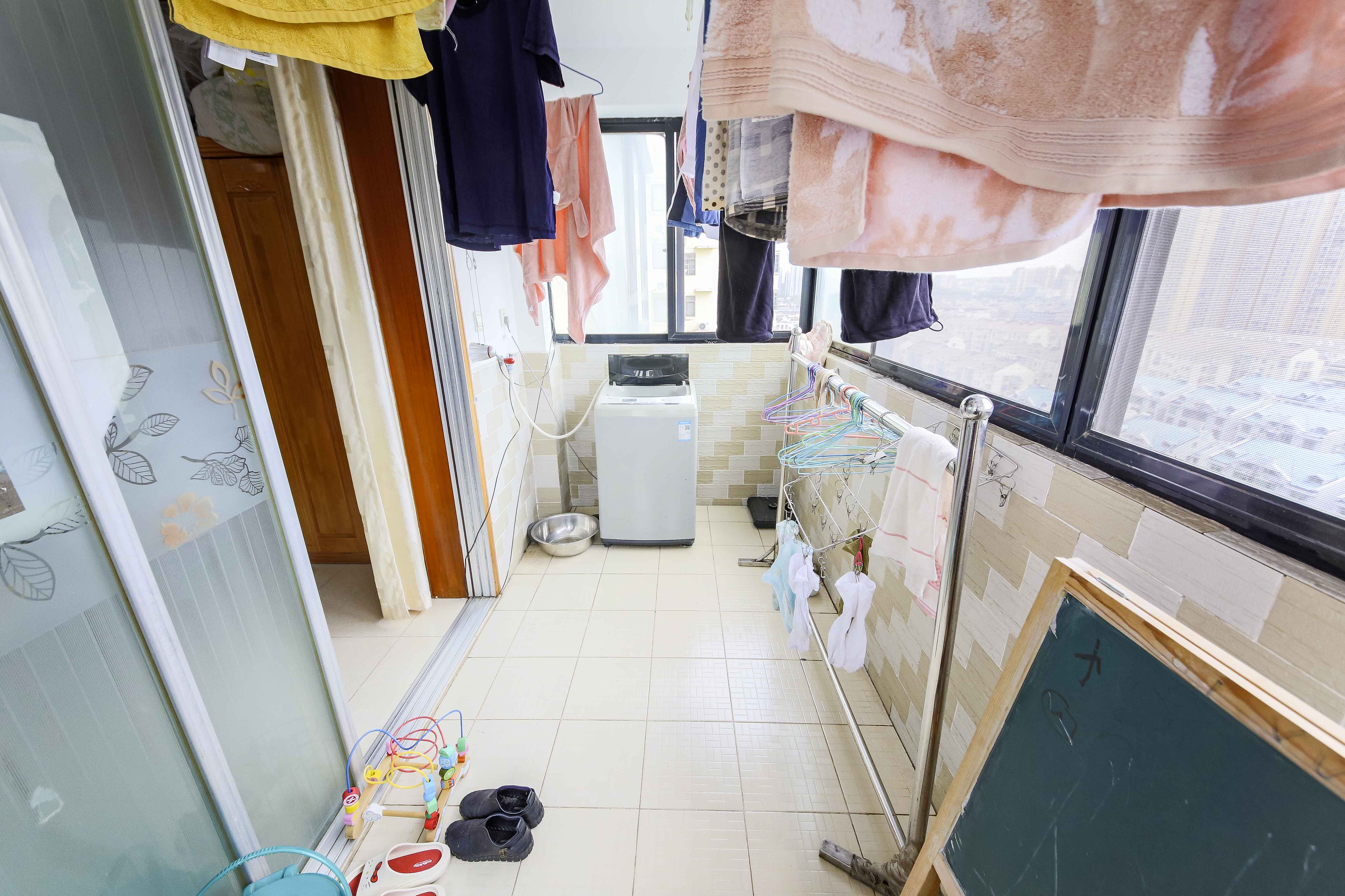 旺坤家园  3室2厅1卫   85.00万阳台