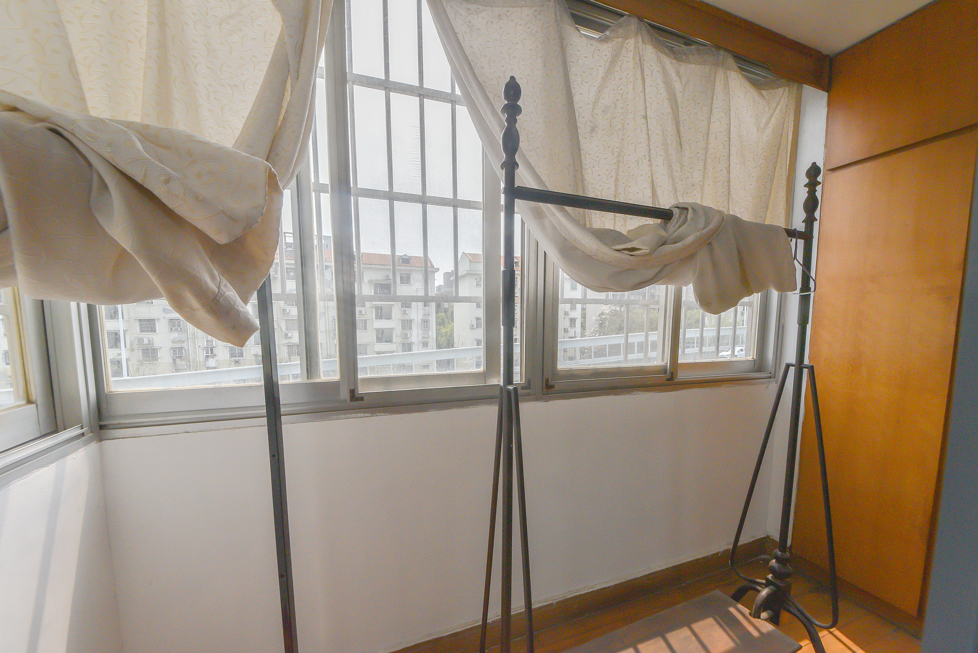 狮子山一片  2室2厅1卫   52.00万阳台