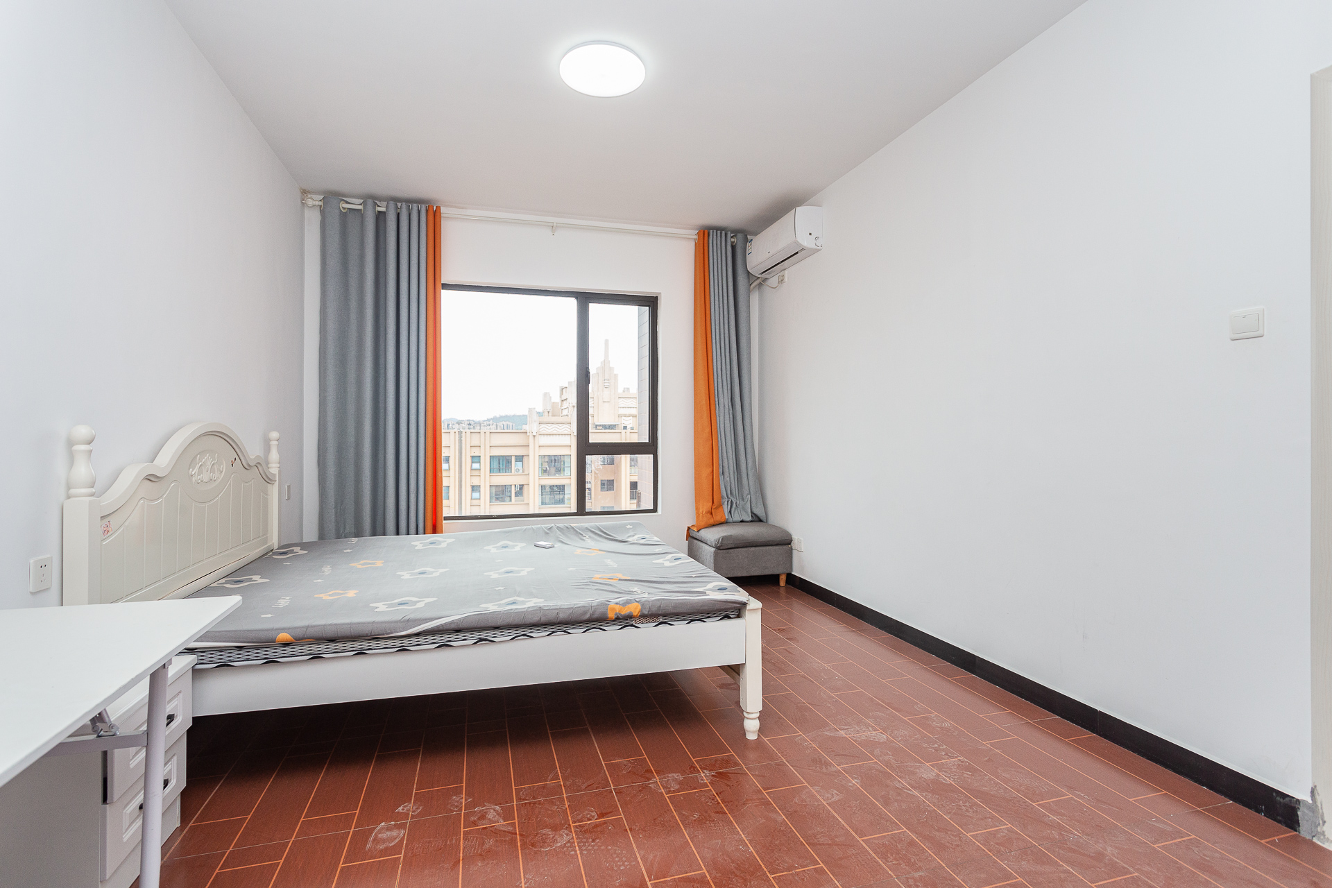 润和又一城 3室2厅2卫 78.0万 润和又一城 3室2厅2卫 78.0万卧室