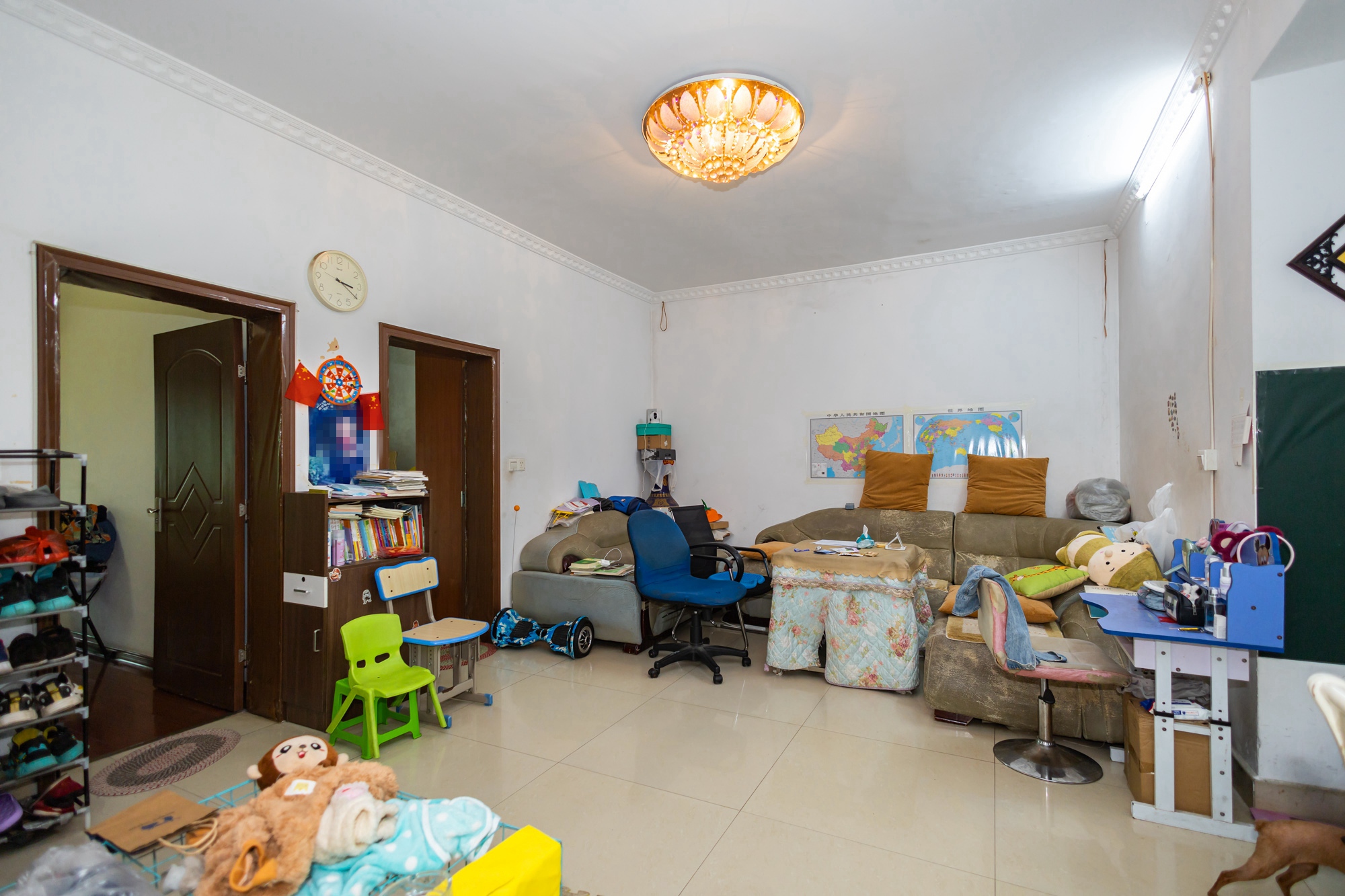 中南汽车世界 3室2厅1卫 31.0万 中南汽车世界 3室2厅1卫 31.0万客厅