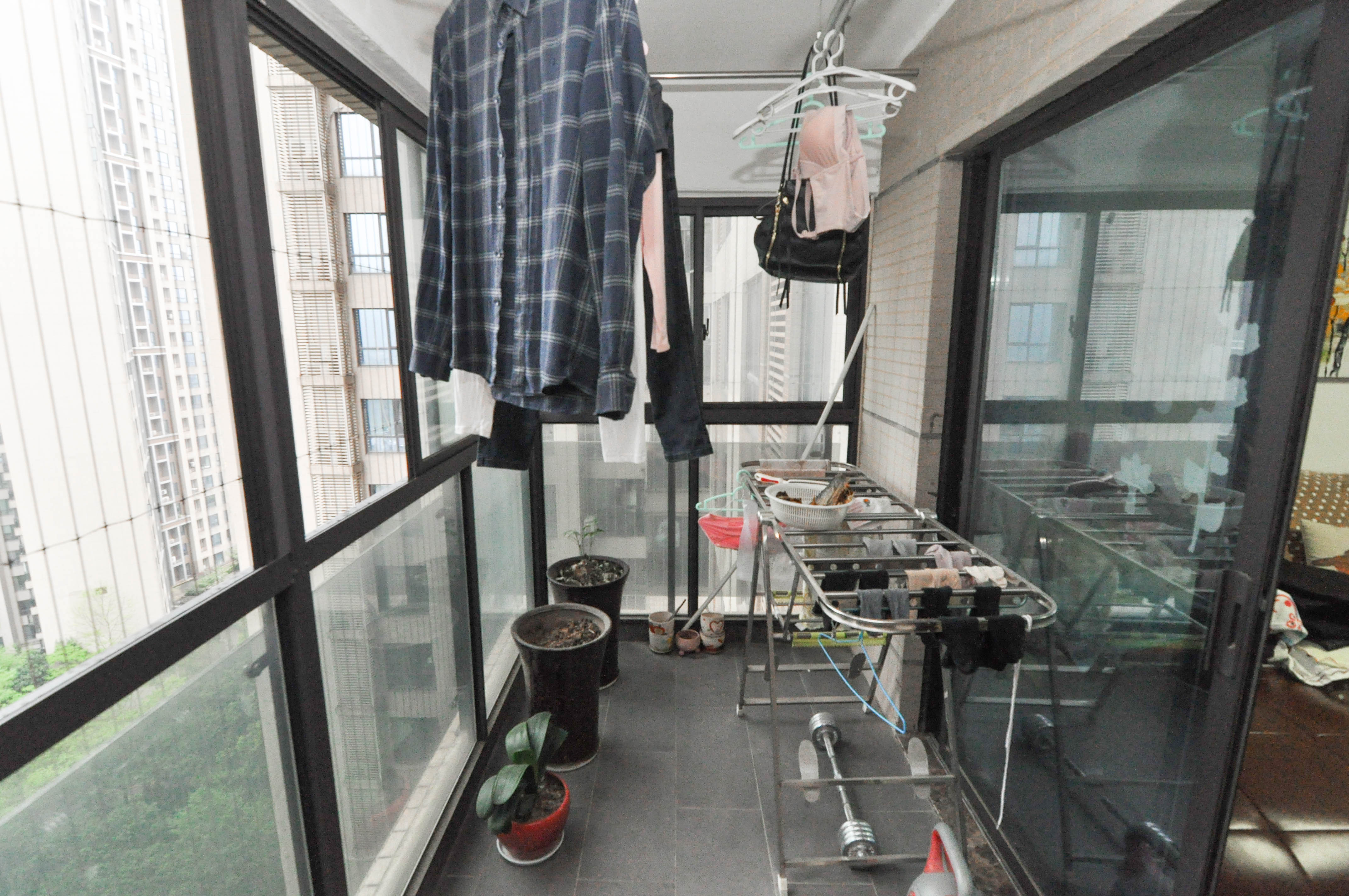 达美D6区  4室2厅2卫   178.00万卧室