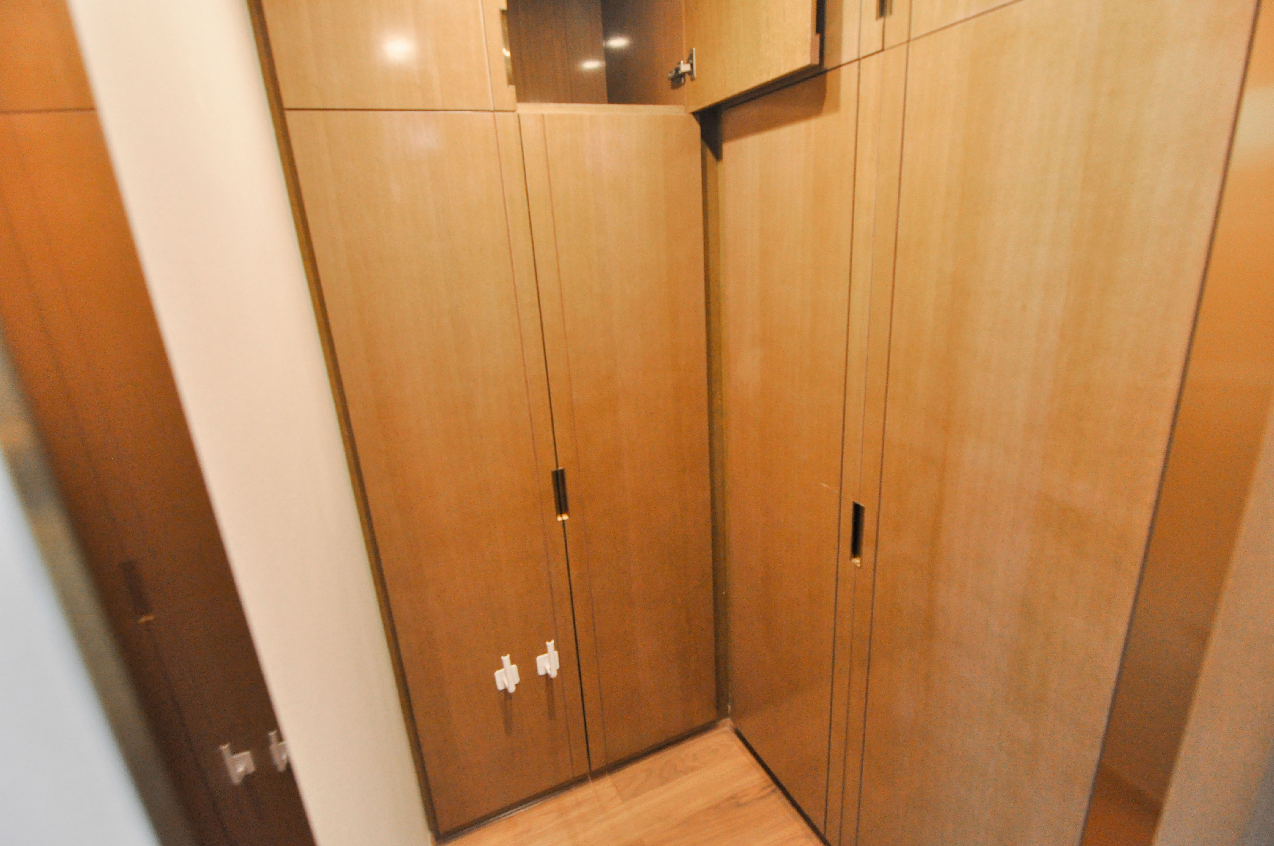 梅溪湖金茂湾  4室2厅2卫   230.00万卧室