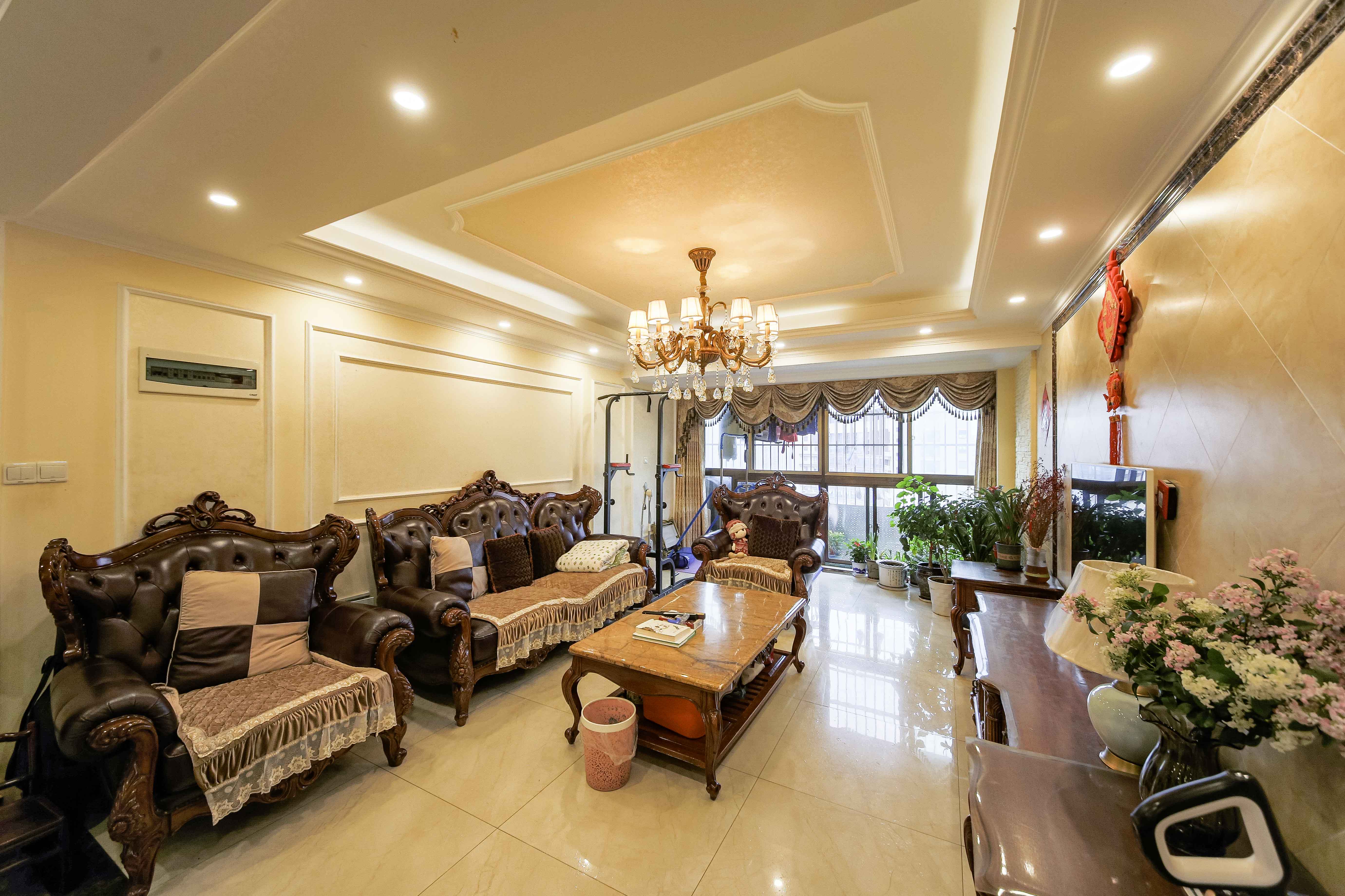 富兴嘉城(富兴汇中央)  4室2厅2卫    149.8万 富兴嘉城(富兴汇中央)  4室2厅2卫    149.8万客厅