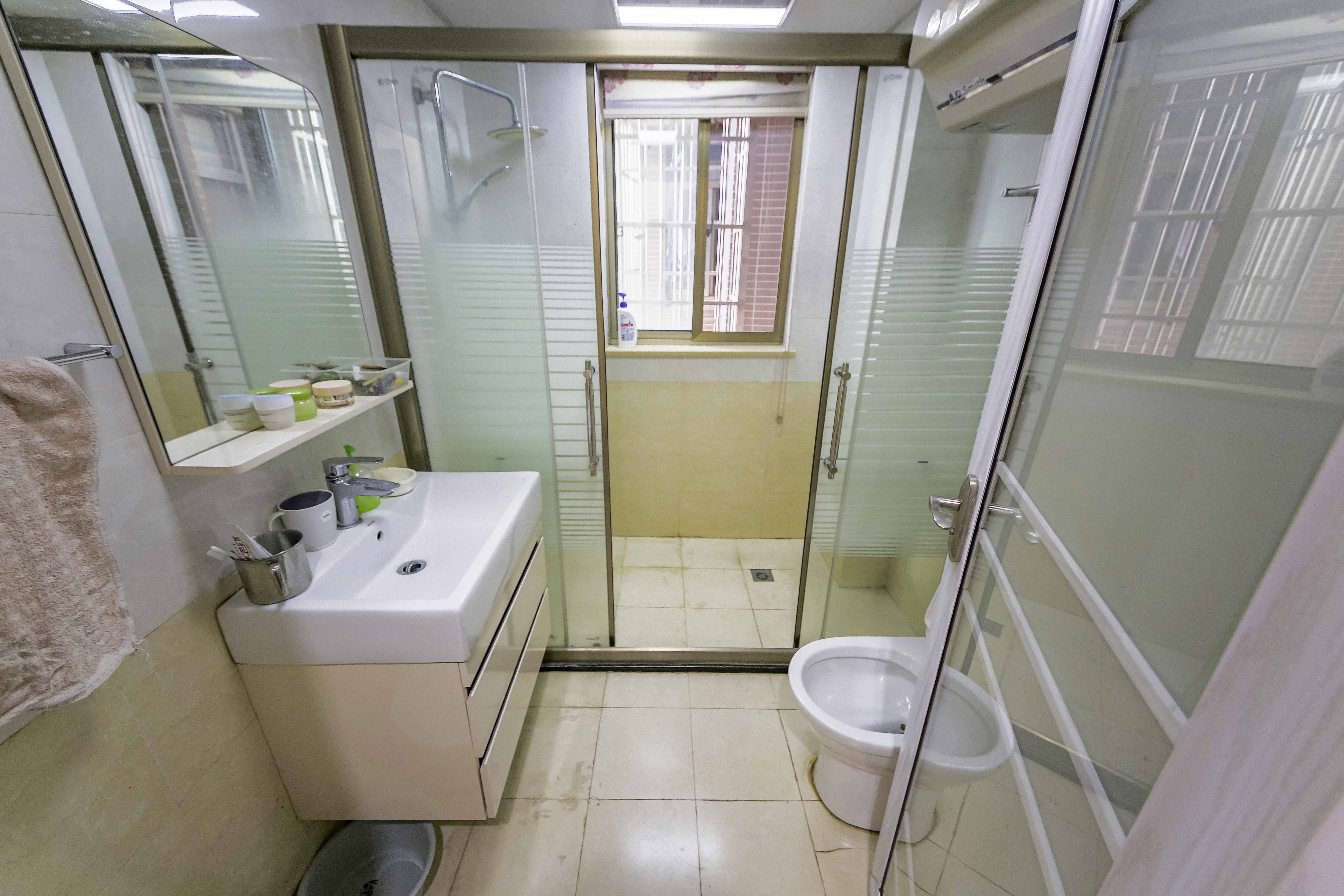 富兴嘉城(富兴汇中央)  4室2厅2卫    149.8万 富兴嘉城(富兴汇中央)  4室2厅2卫    149.8万卫生间