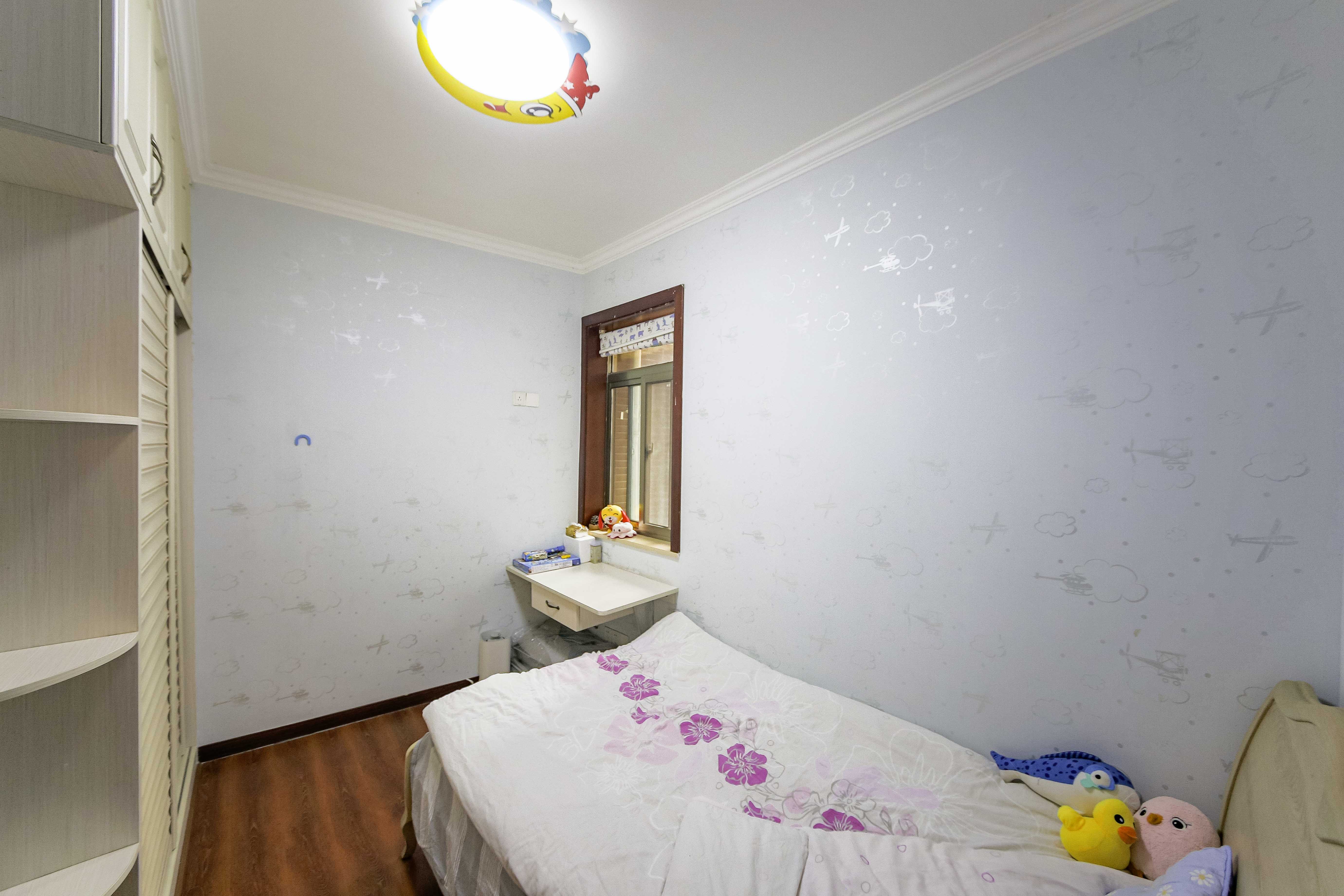 富兴嘉城(富兴汇中央)  4室2厅2卫    149.8万 富兴嘉城(富兴汇中央)  4室2厅2卫    149.8万卧室