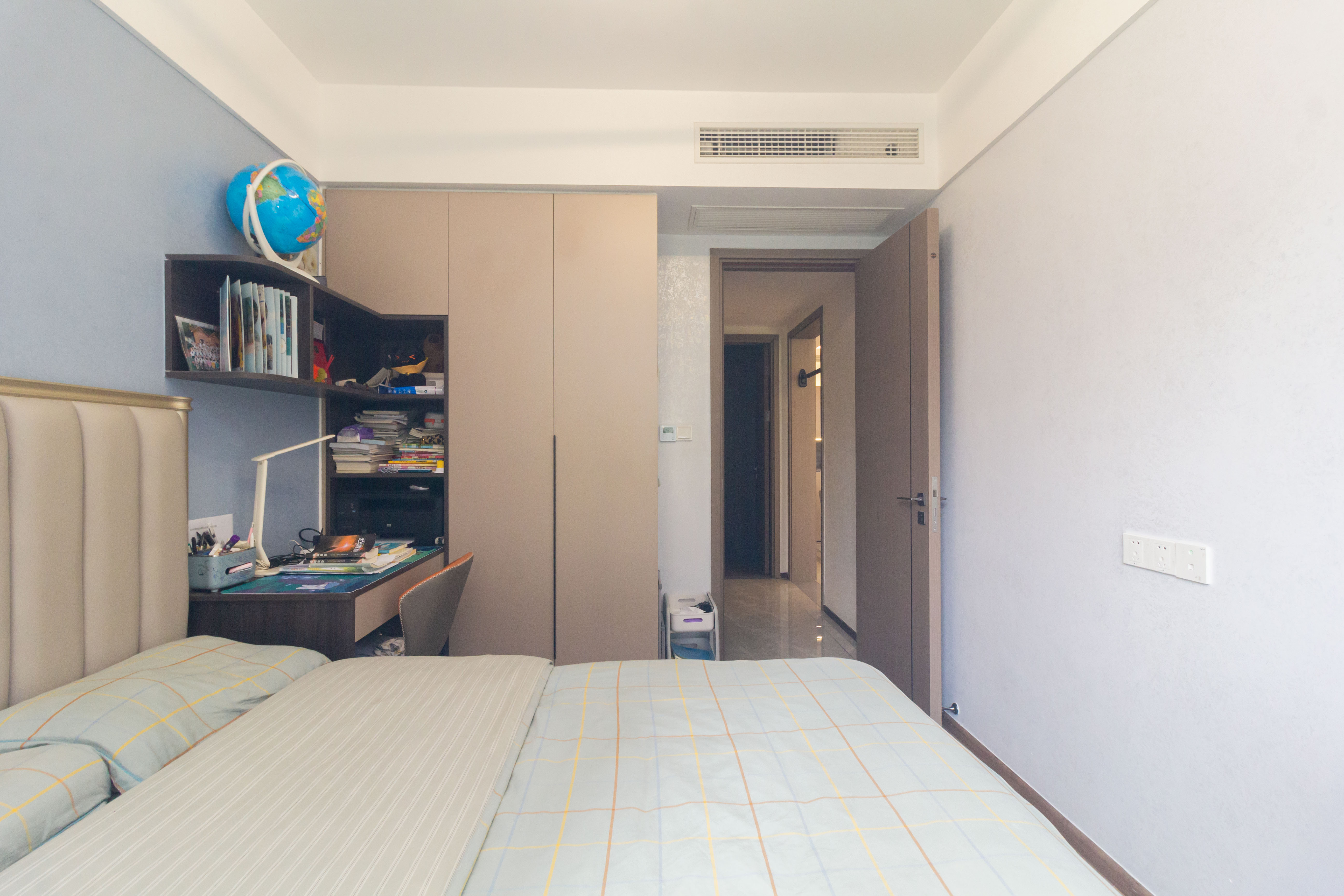 金茂建发观悦  3室2厅2卫   173.00万卧室