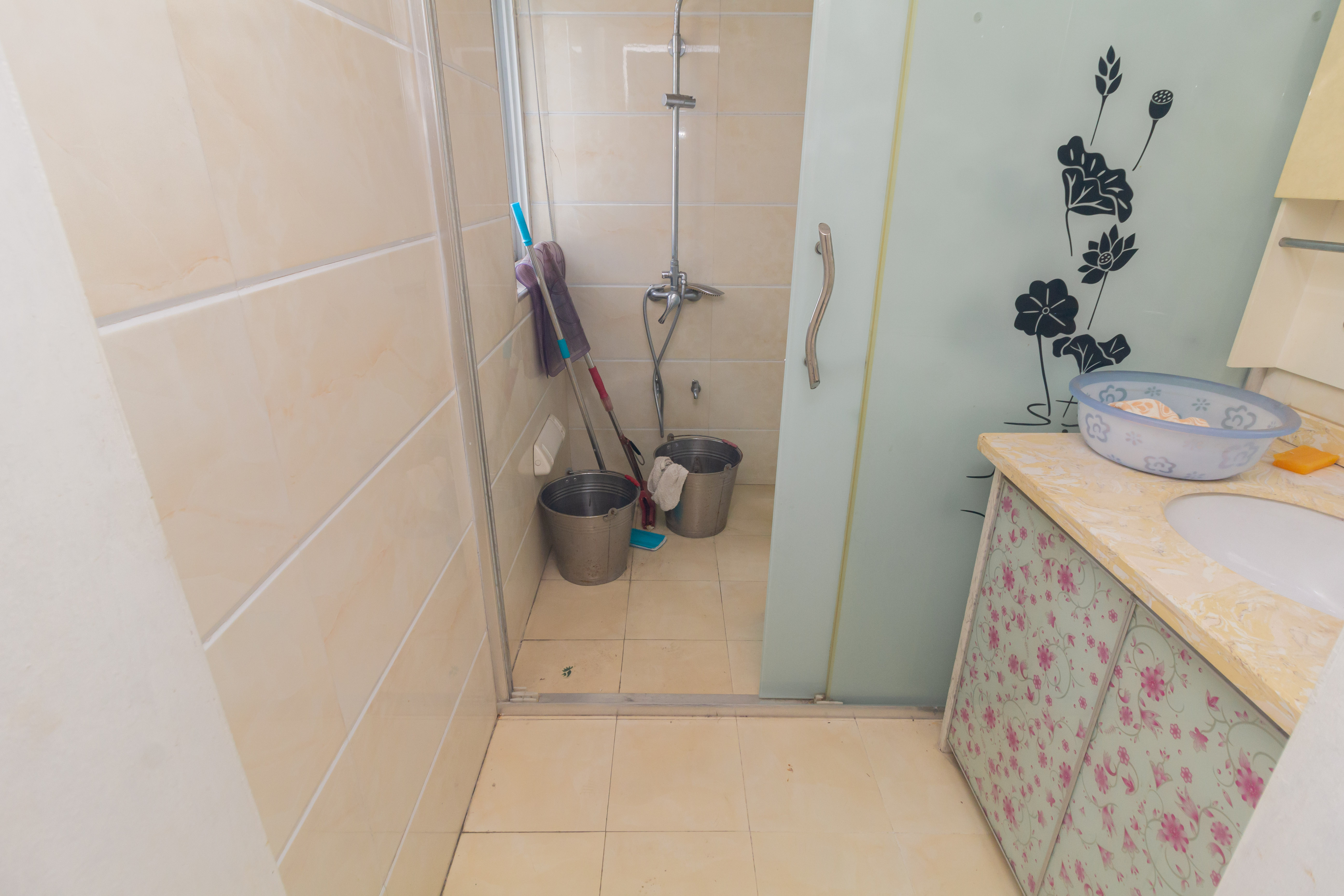 东业苹果社区 2室2厅1卫 58.0万 东业苹果社区 2室2厅1卫 58.0万卫生间