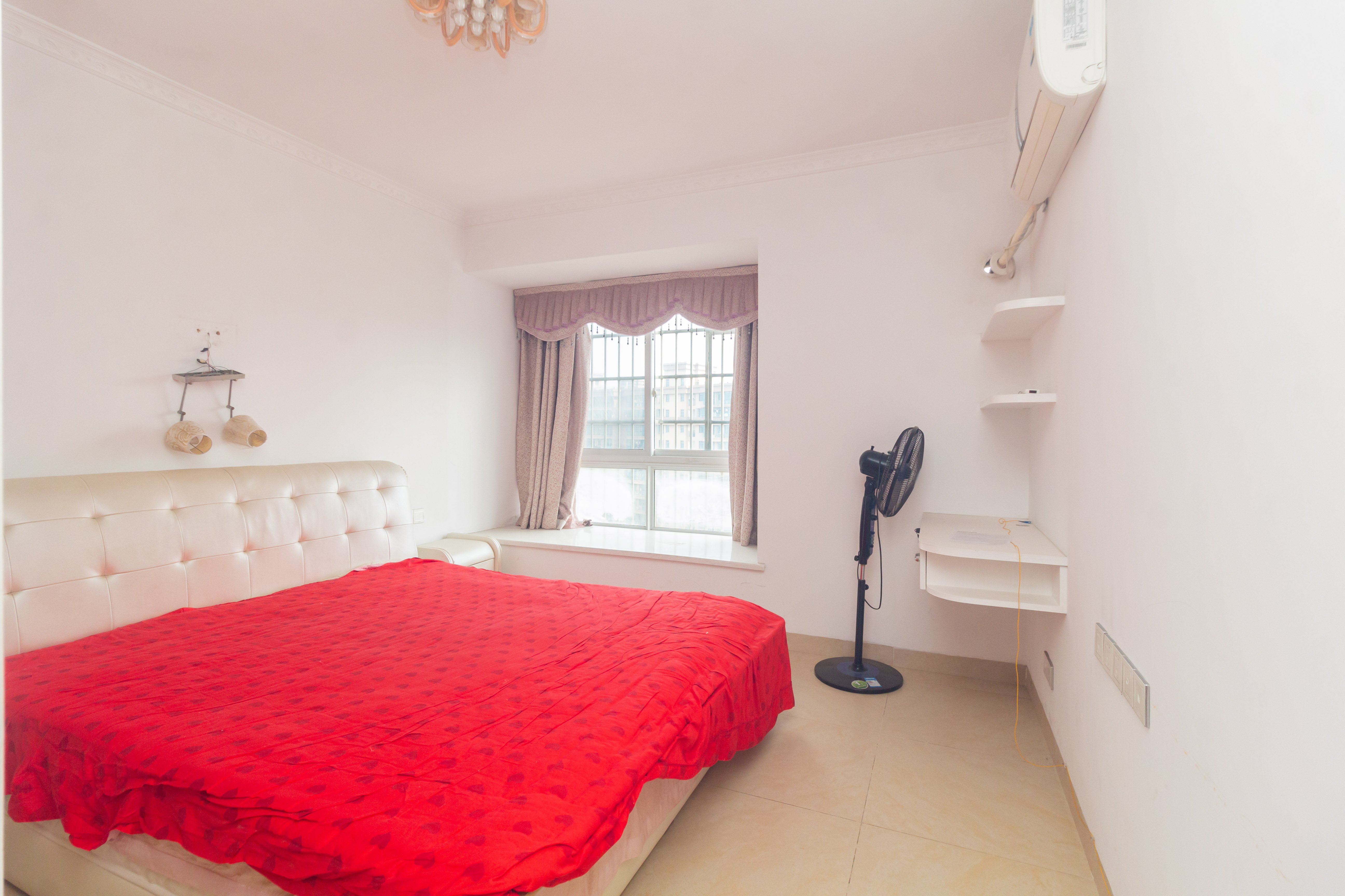 东业苹果社区 2室2厅1卫 58.0万 东业苹果社区 2室2厅1卫 58.0万卧室