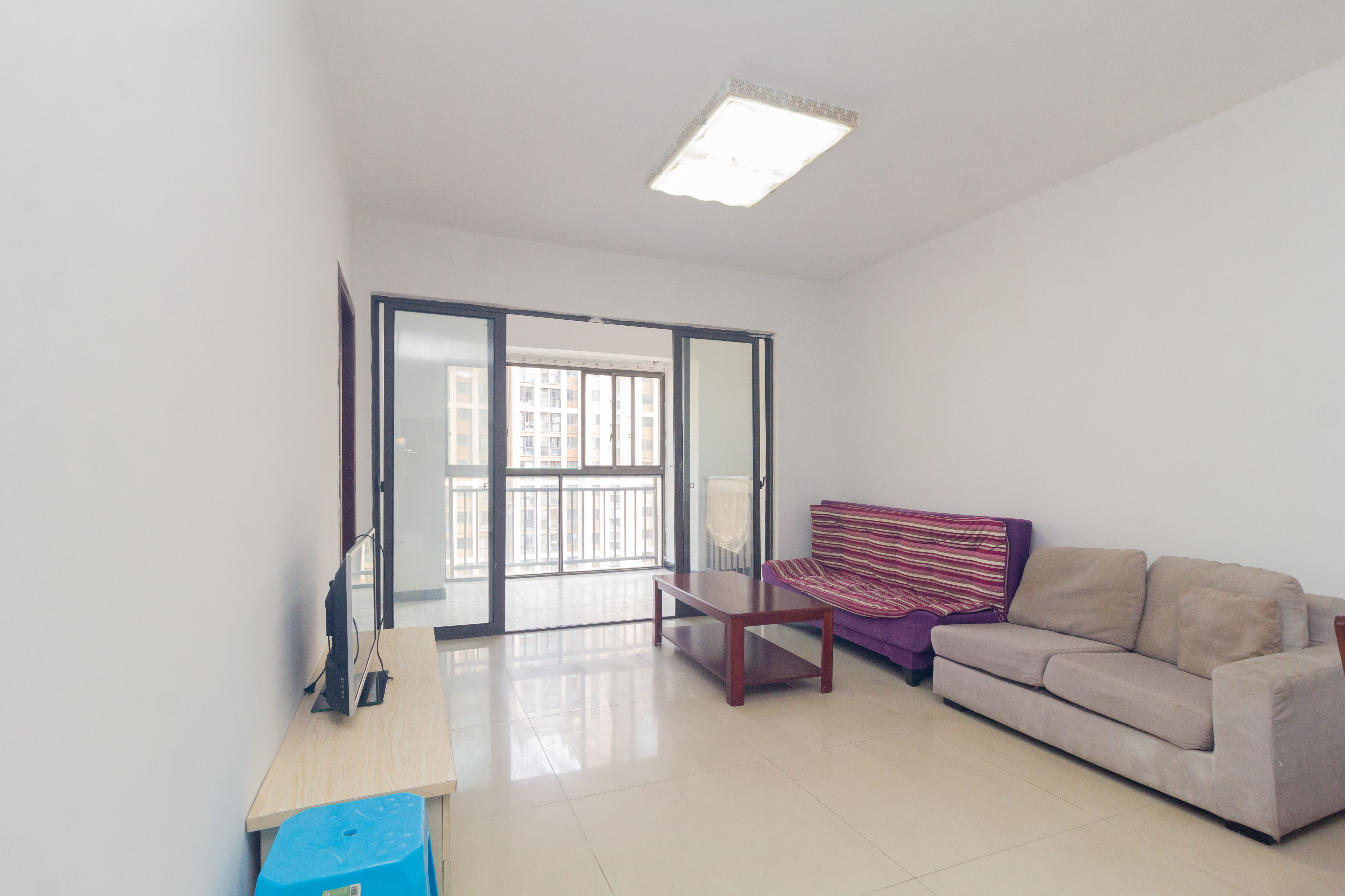 旭辉华庭 3室2厅1卫 75.89万 旭辉华庭 3室2厅1卫 75.89万客厅