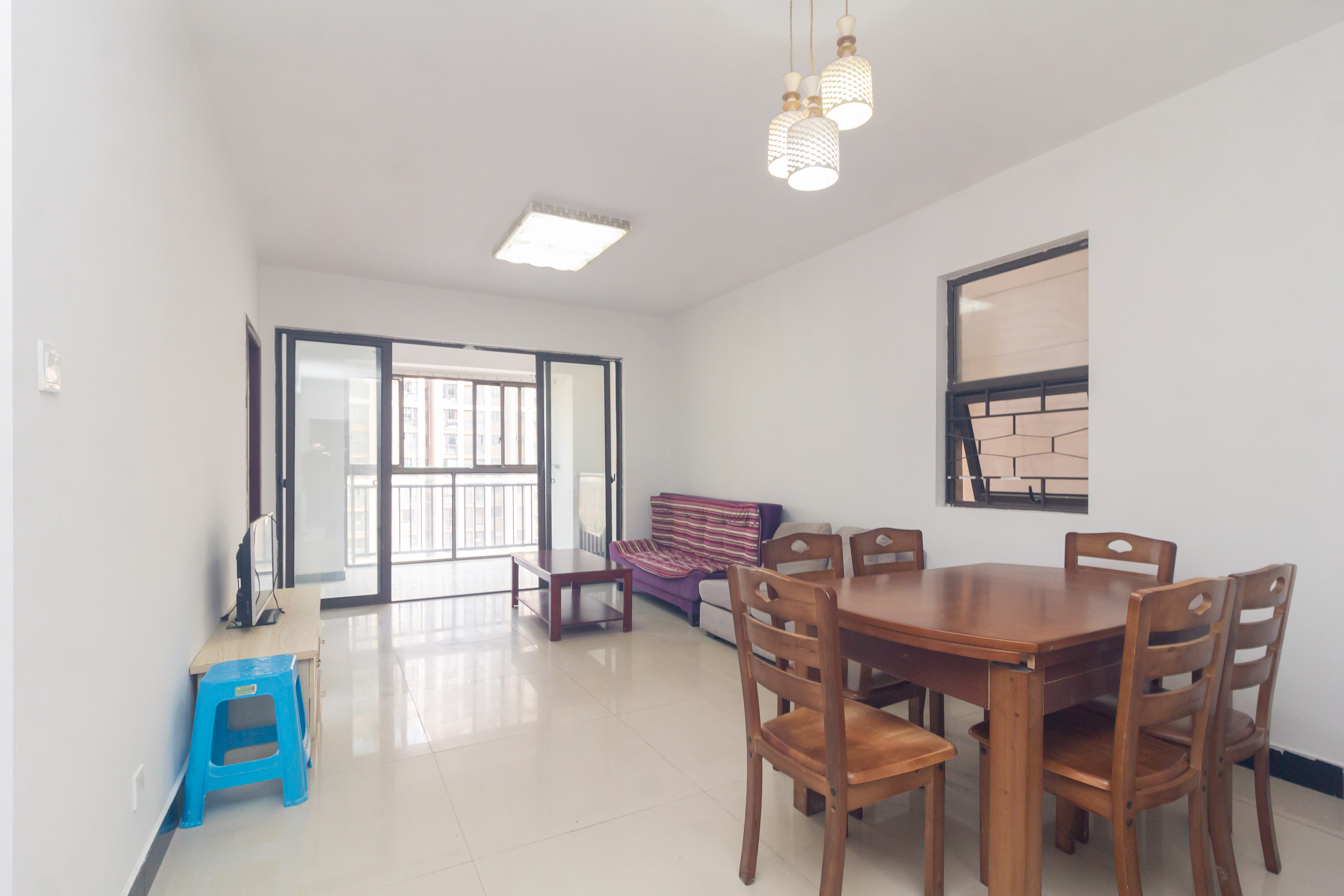 旭辉华庭 3室2厅1卫 75.89万 旭辉华庭 3室2厅1卫 75.89万客厅