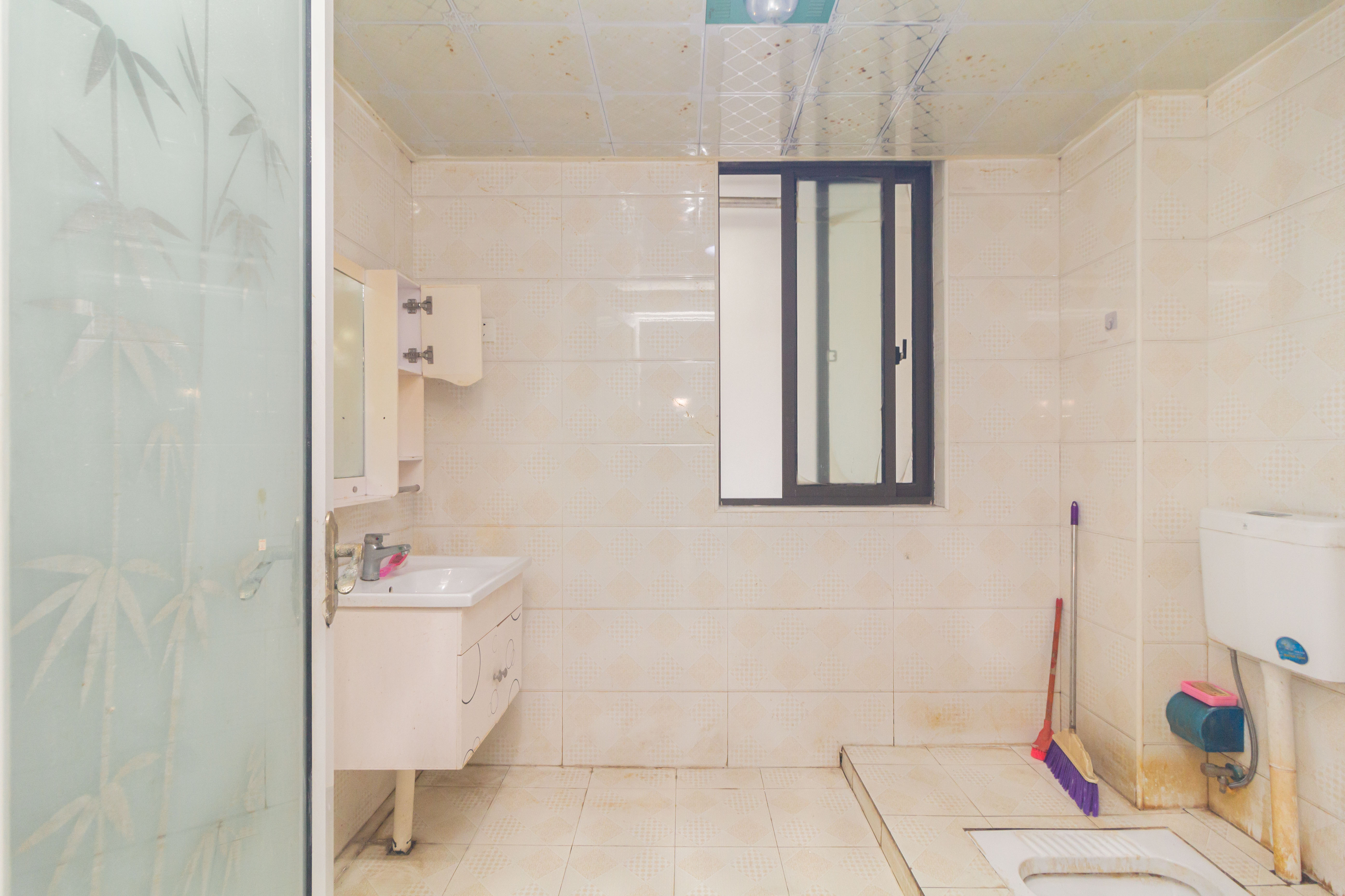 旭辉华庭 3室2厅1卫 75.89万 旭辉华庭 3室2厅1卫 75.89万卫生间