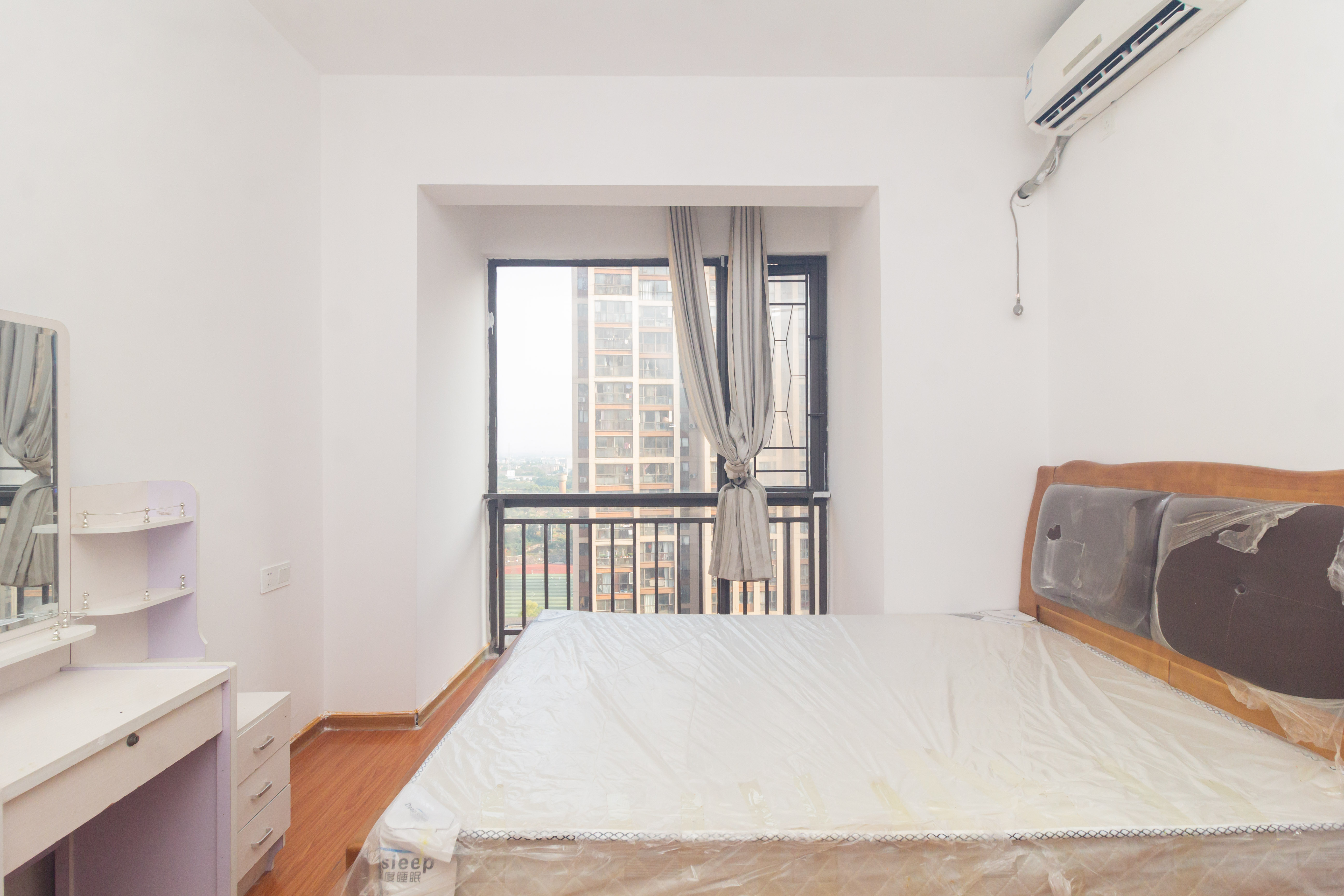 旭辉华庭 3室2厅1卫 75.89万 旭辉华庭 3室2厅1卫 75.89万卧室