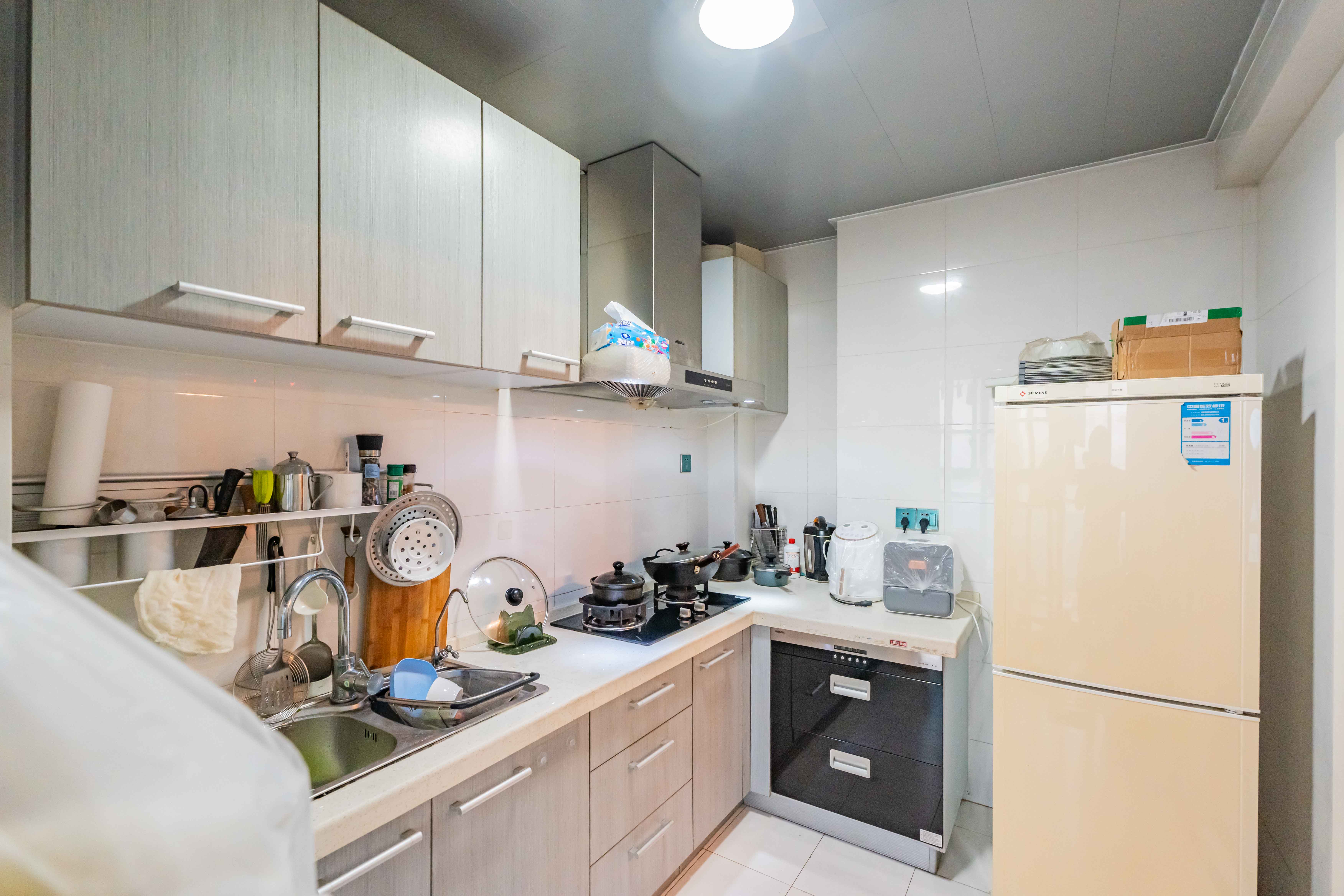 凯乐国际城  2室2厅1卫    90.0万 凯乐国际城  2室2厅1卫    90.0万厨房