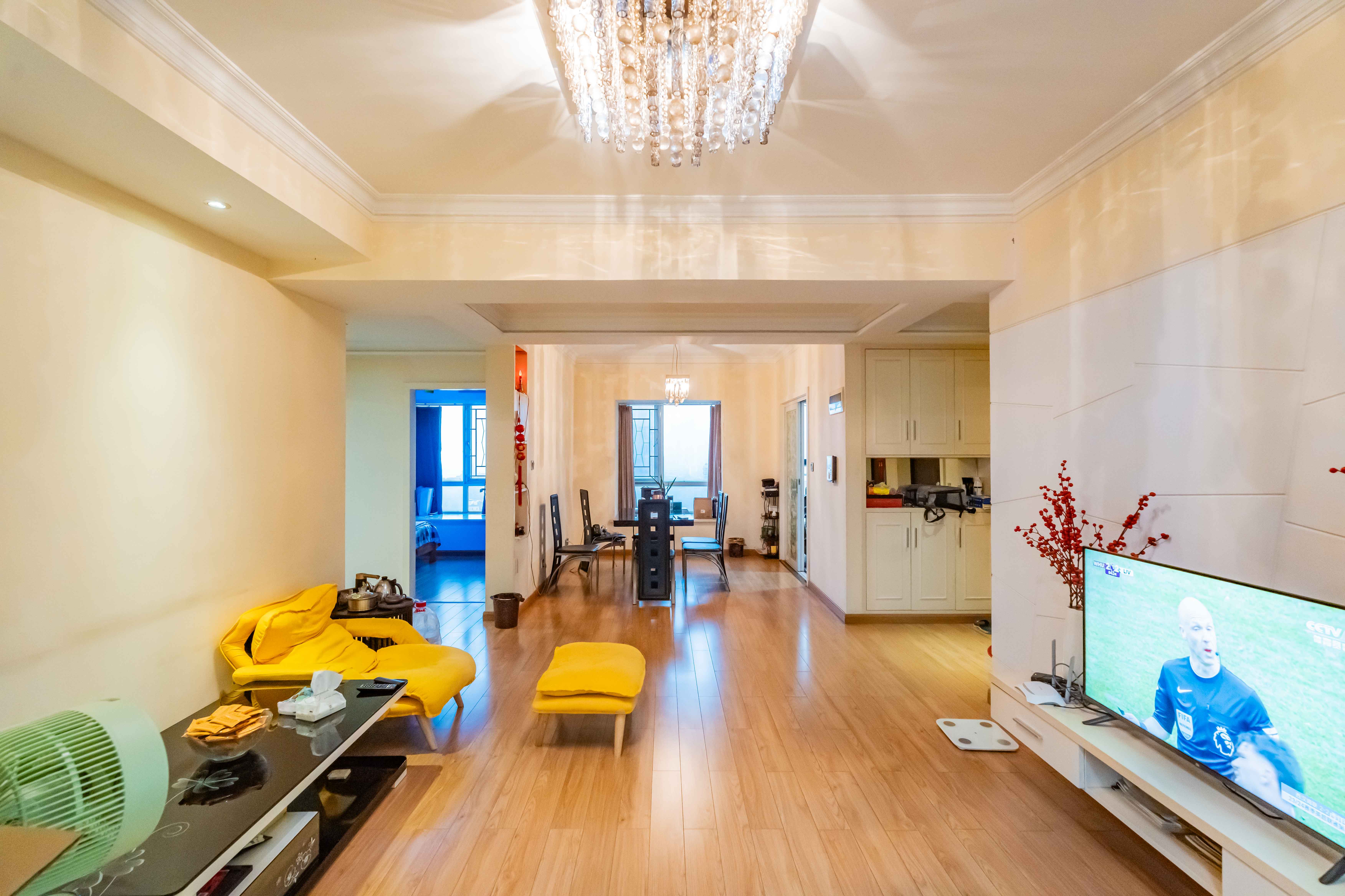 凯乐国际城  2室2厅1卫    90.0万客厅