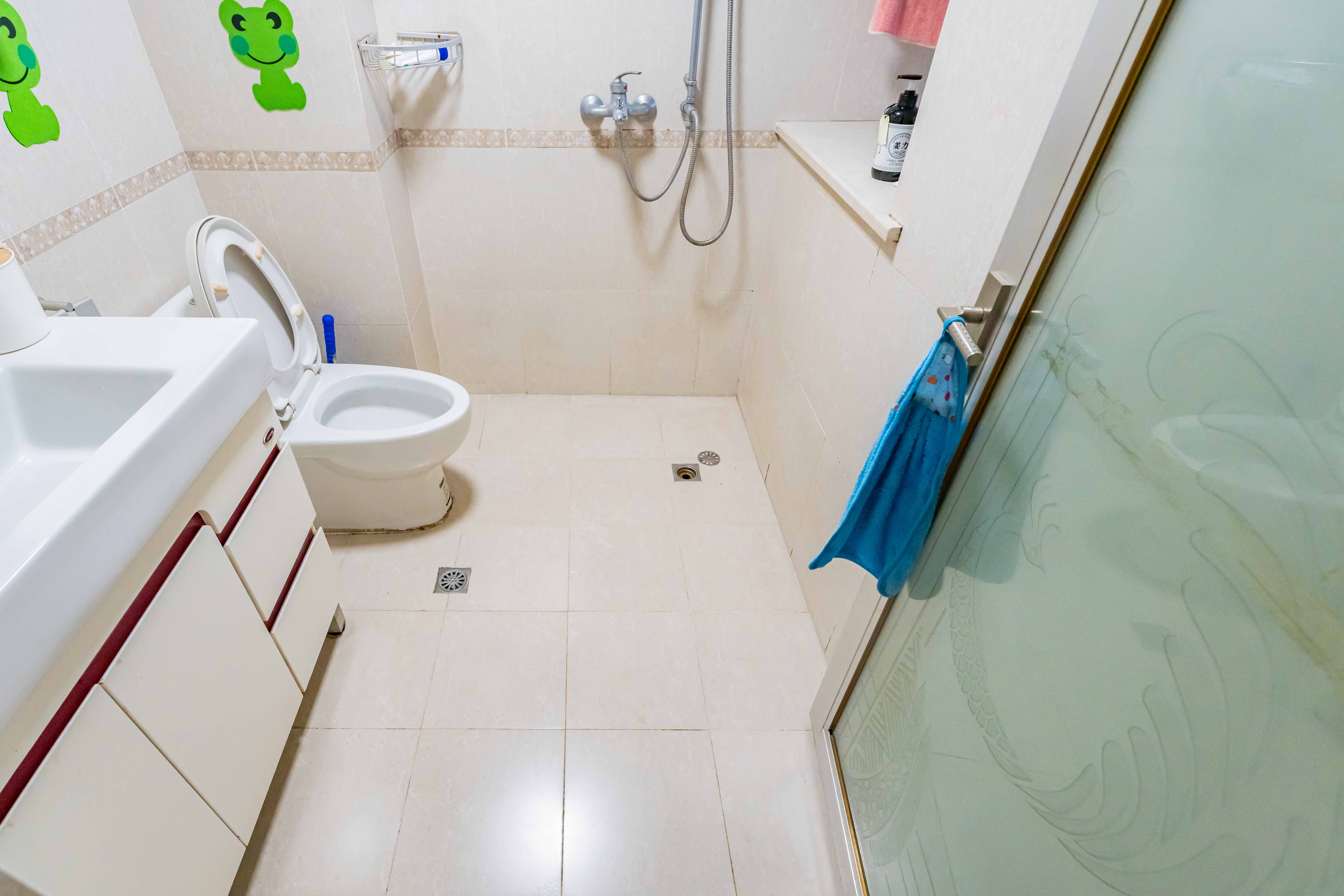 凯乐国际城  2室2厅1卫    90.0万卫生间