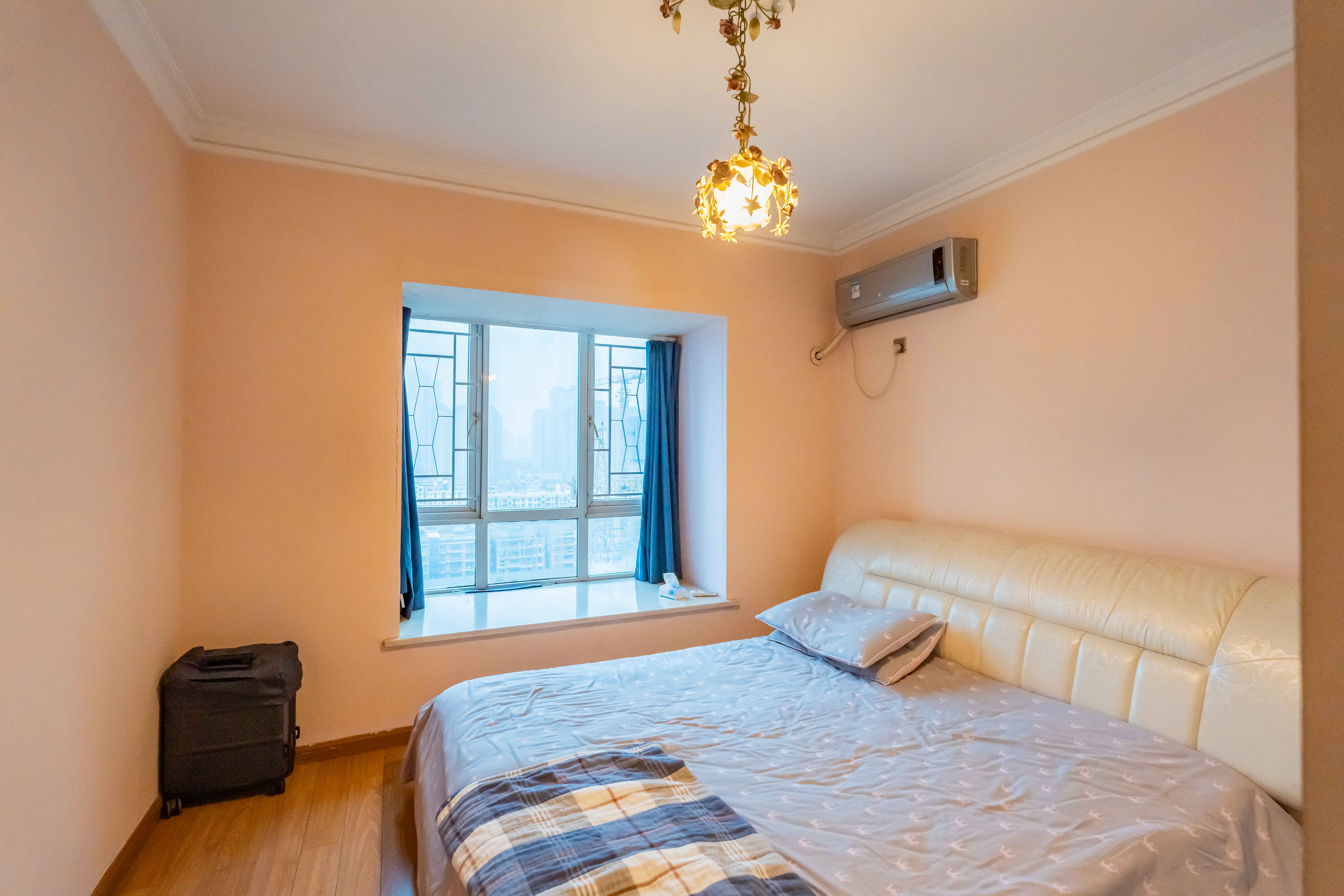 凯乐国际城  2室2厅1卫    90.0万 凯乐国际城  2室2厅1卫    90.0万卧室