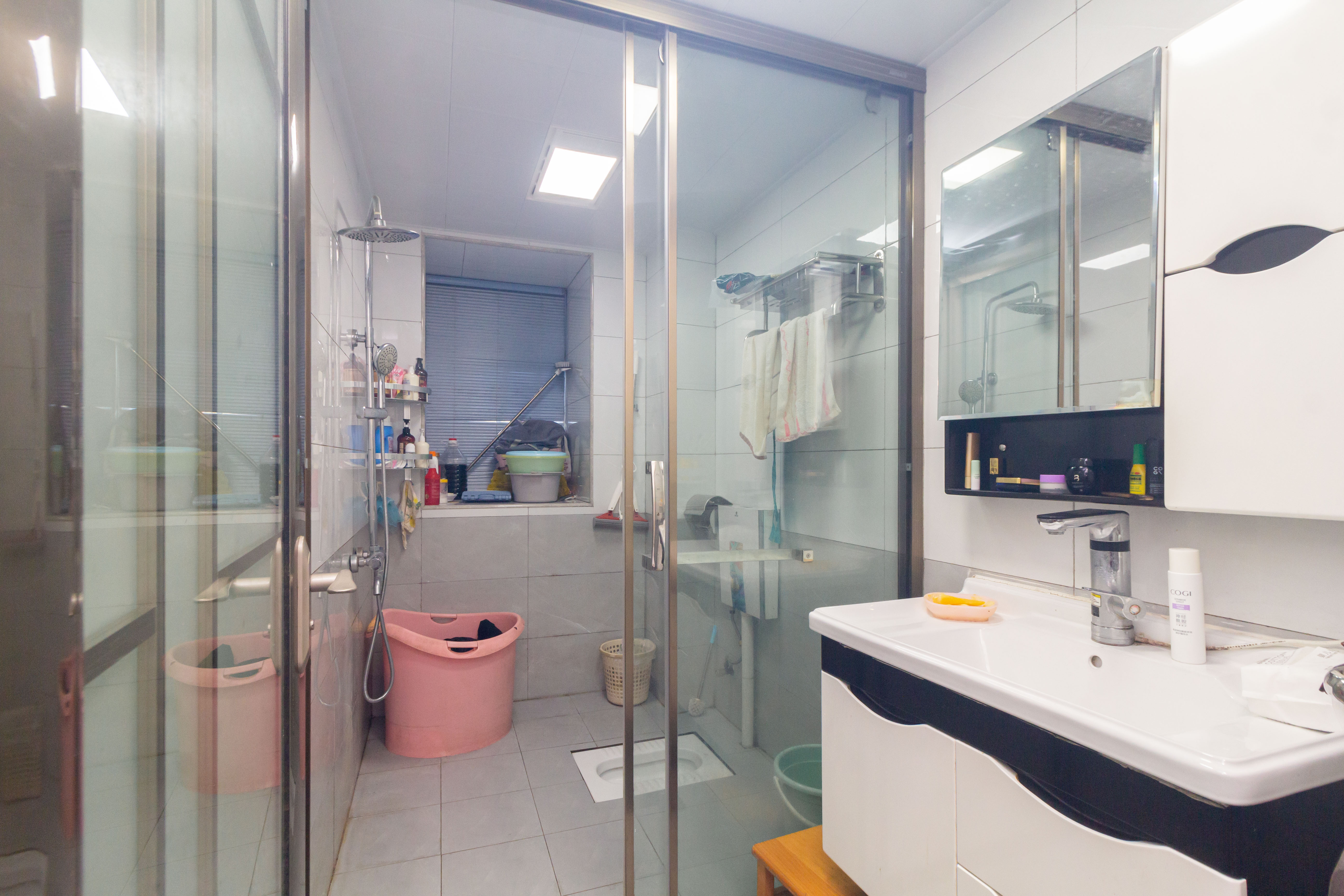 金科天悦(金科美邻汇) 3室2厅2卫 79.8万 金科天悦(金科美邻汇) 3室2厅2卫 79.8万卫生间