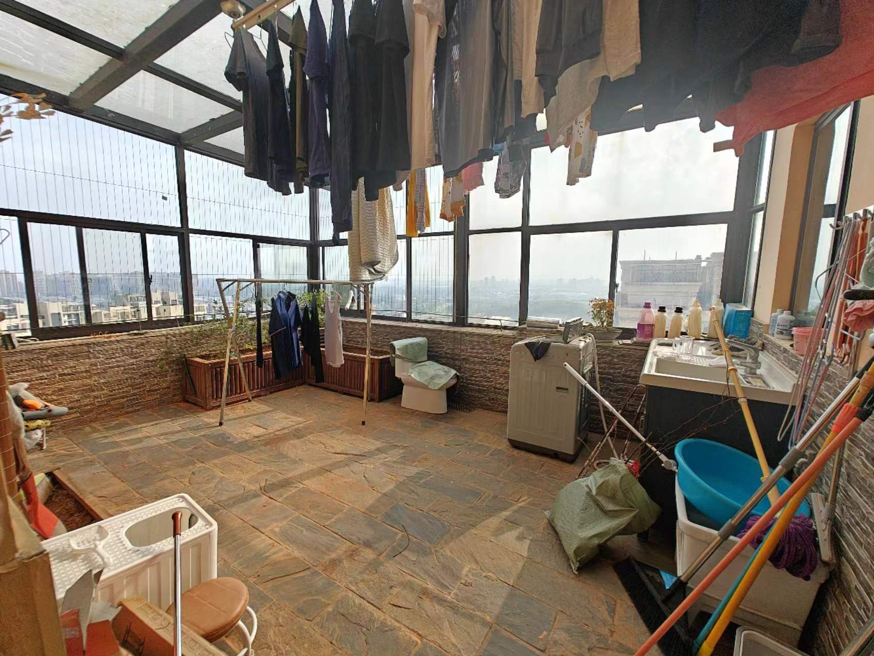 佳兆业金域天下二期 5室2厅4卫 118.0万 佳兆业金域天下二期 5室2厅4卫 118.0万室内图