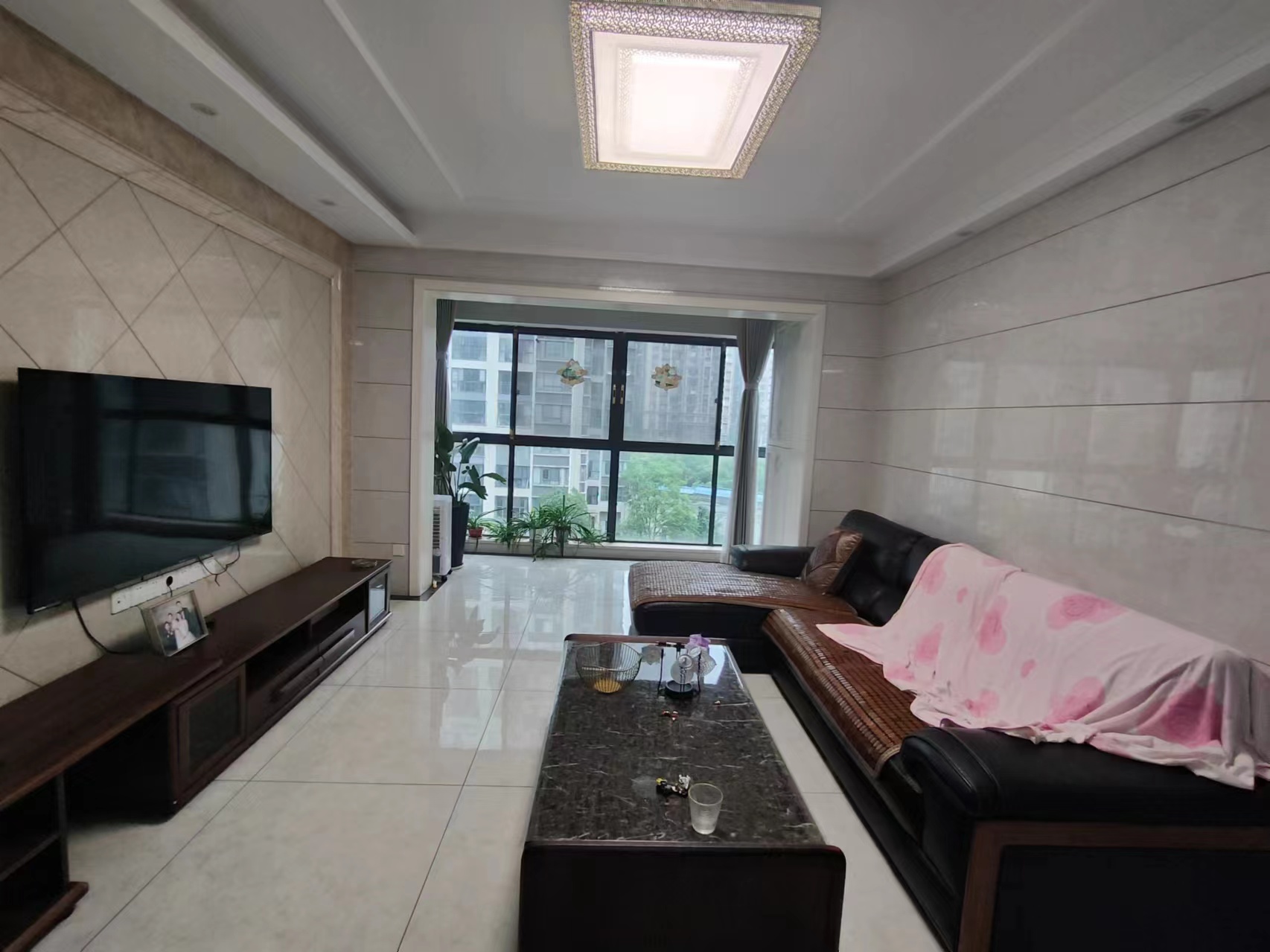 亿都新天地 4室2厅2卫 72.8万 亿都新天地 4室2厅2卫 72.8万室内图