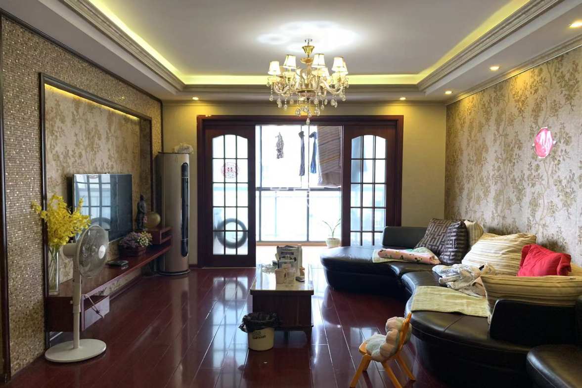 华晨御园  3室2厅2卫    82.0万 华晨御园  3室2厅2卫    82.0万室内图