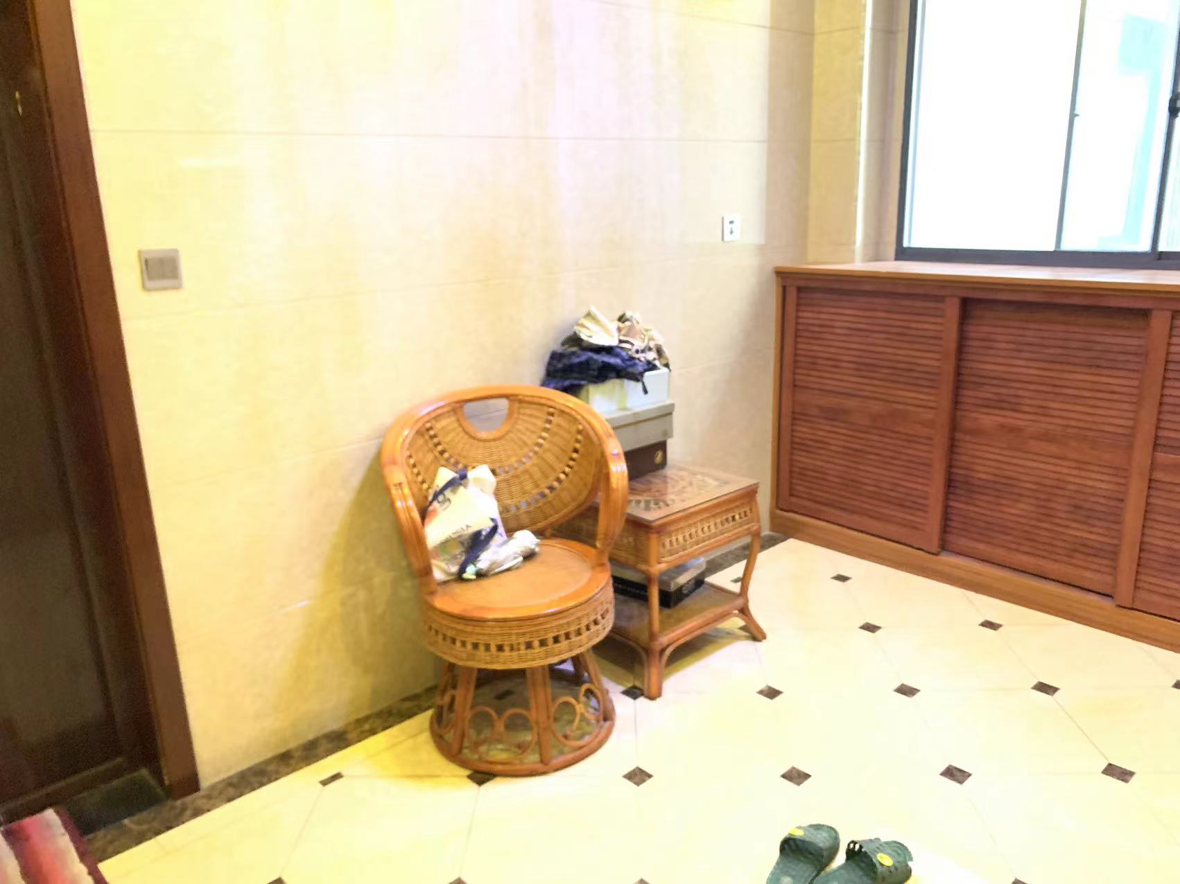 华晨御园  3室2厅2卫   82.00万室内图