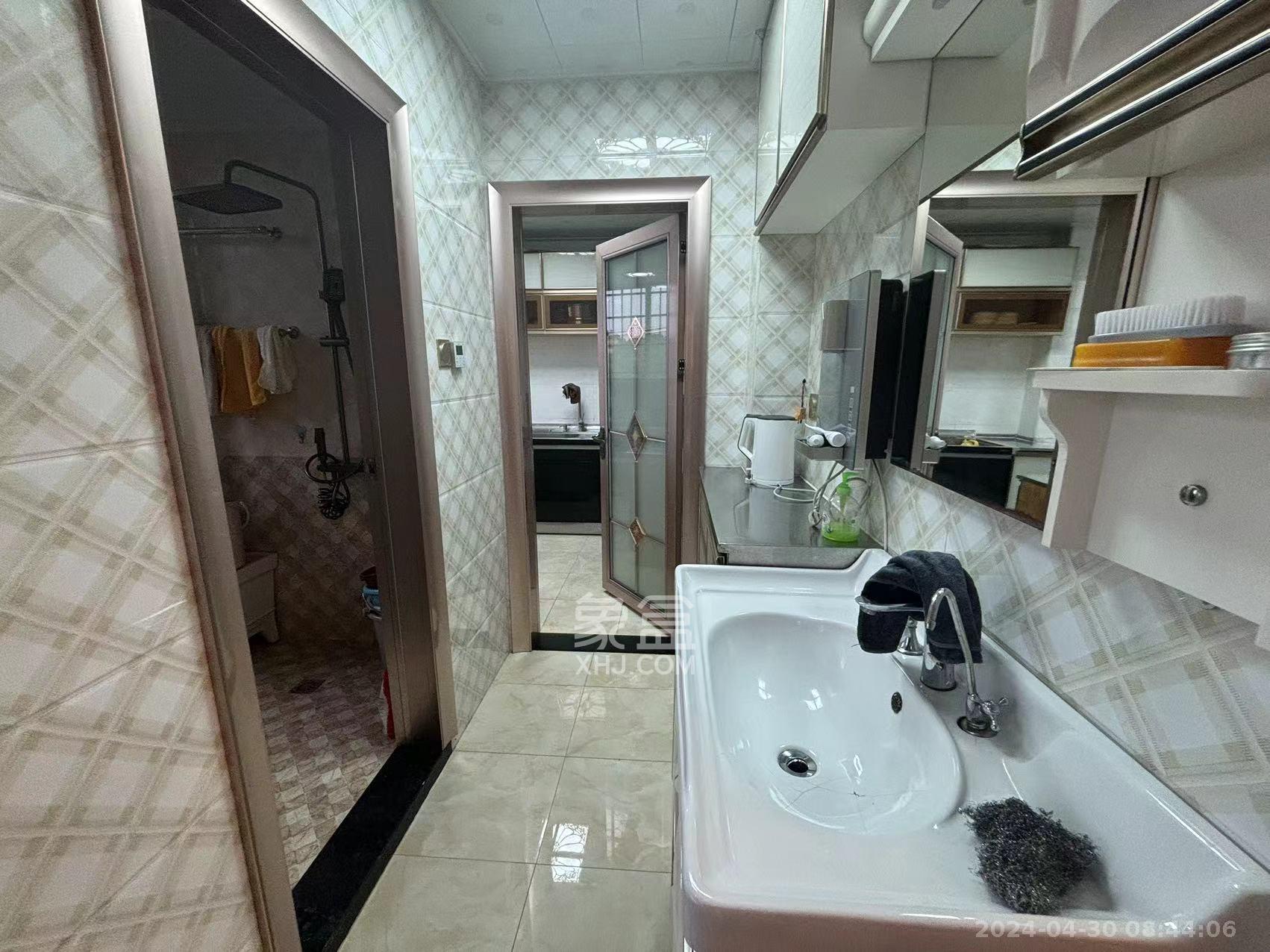 和平小区（远大二路499号）  4室2厅2卫   3600.00元/月室内图