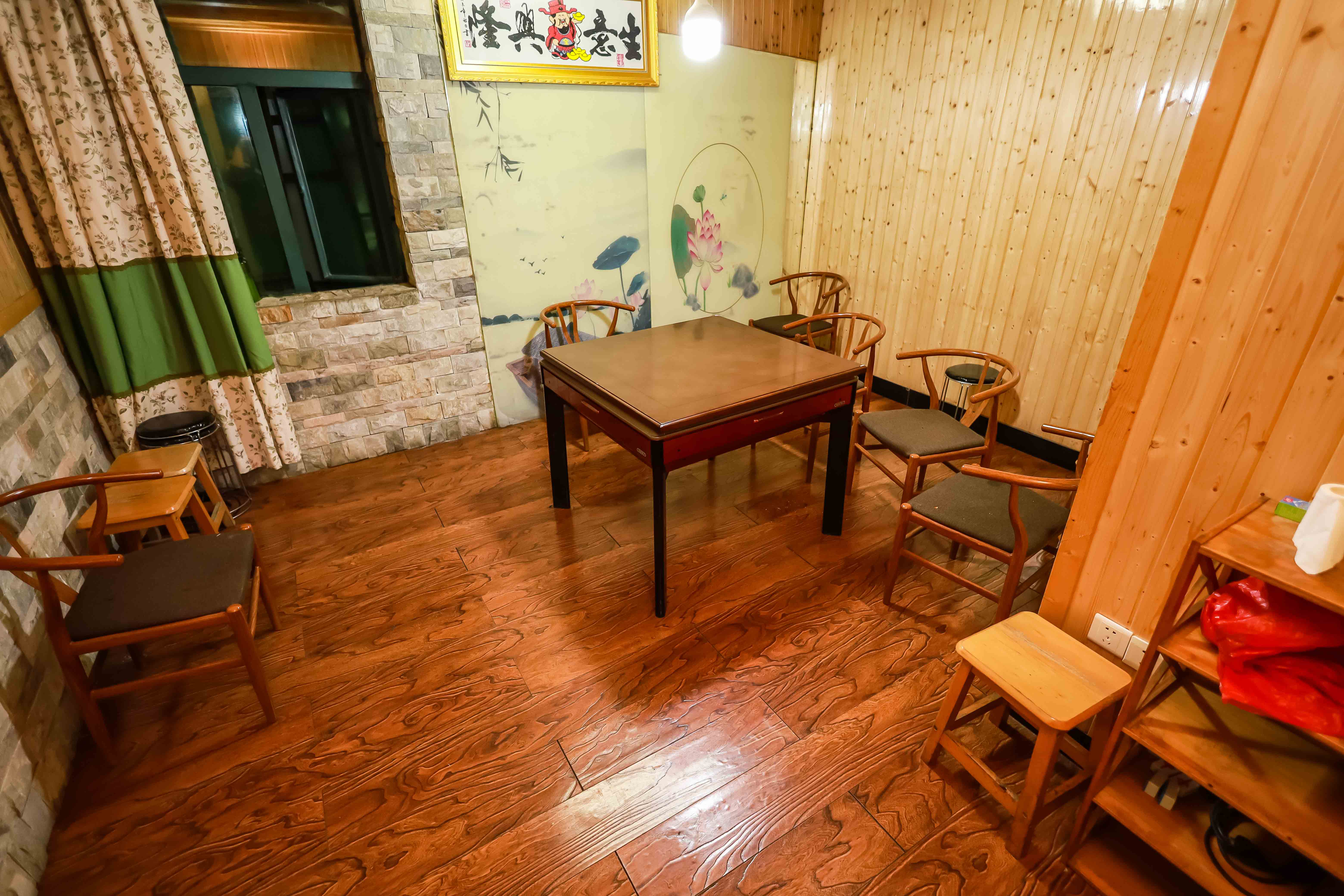 咸嘉新村嘉和苑  3室2厅2卫   154.00万其他
