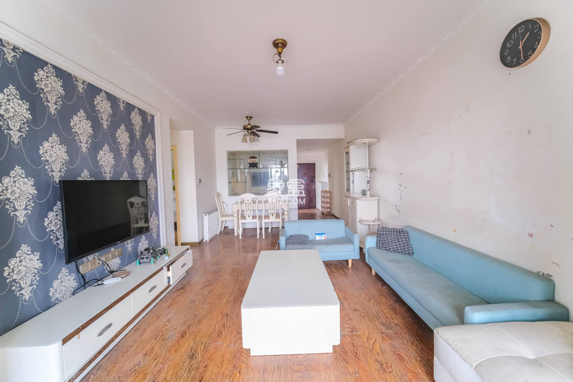 花样年华  3室2厅1卫    75.0万 花样年华  3室2厅1卫    75.0万客厅