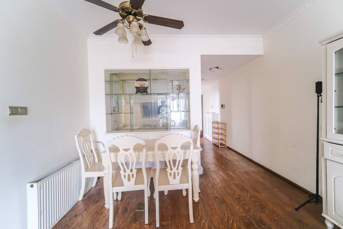 花样年华  3室2厅1卫    75.0万 花样年华  3室2厅1卫    75.0万客厅