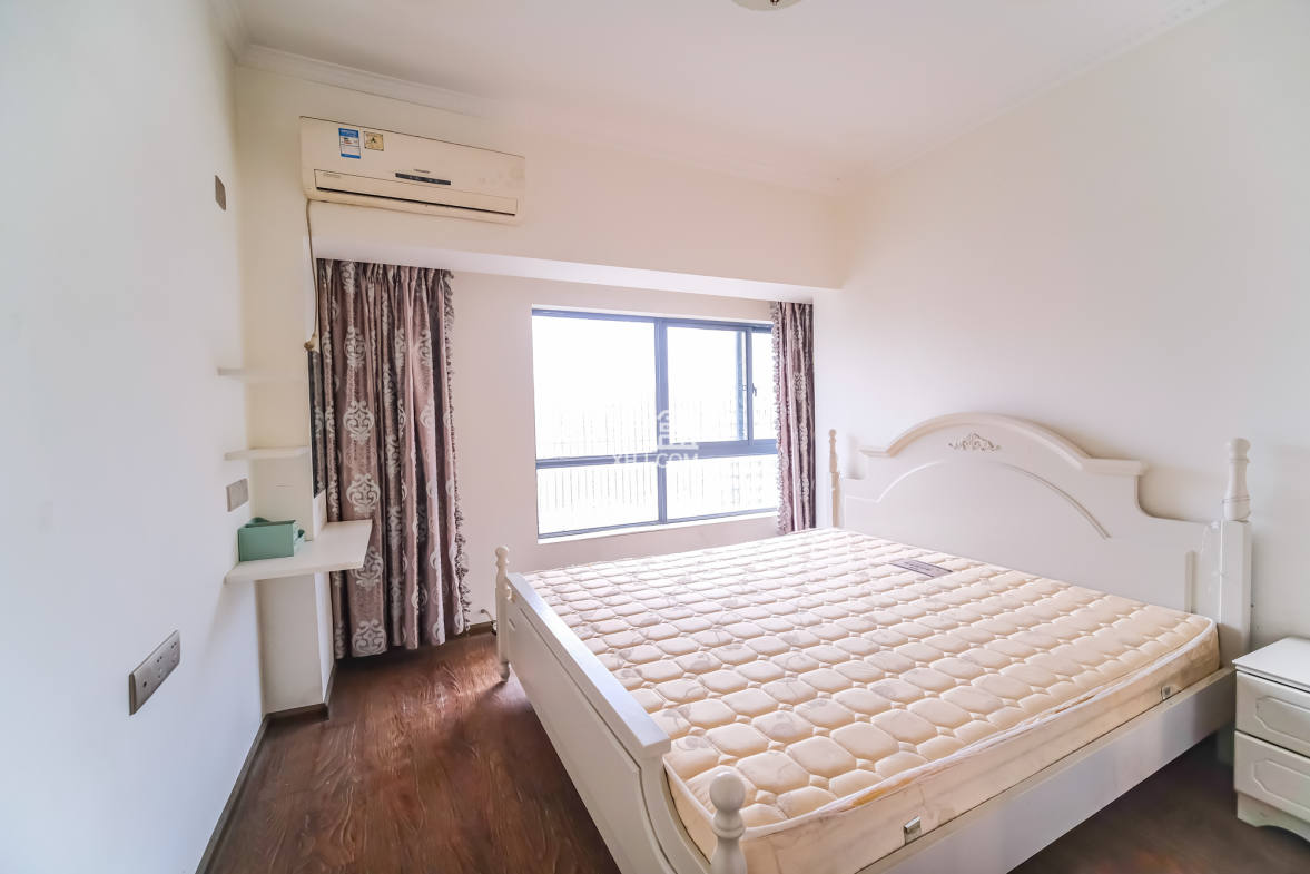 花样年华  3室2厅1卫    75.0万 花样年华  3室2厅1卫    75.0万卧室