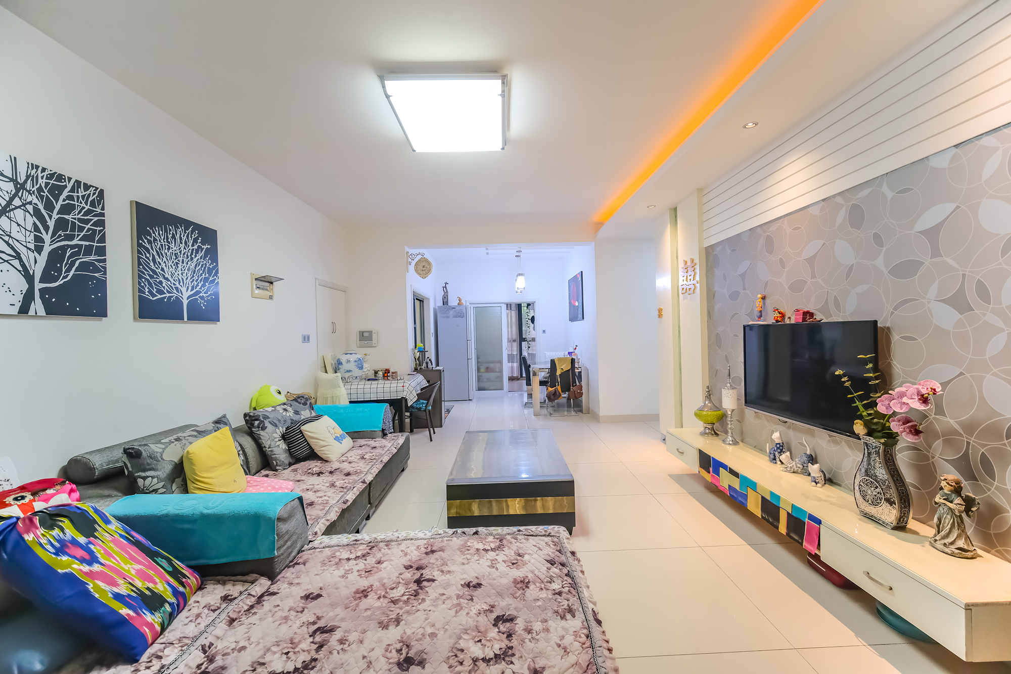 山水湾 3室2厅2卫 85.0万 山水湾 3室2厅2卫 85.0万客厅