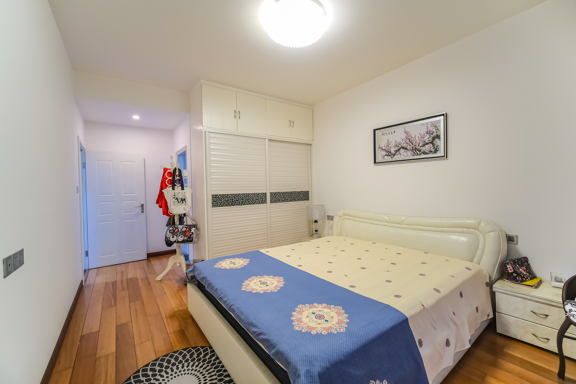 山水湾 3室2厅2卫 85.0万 山水湾 3室2厅2卫 85.0万卧室