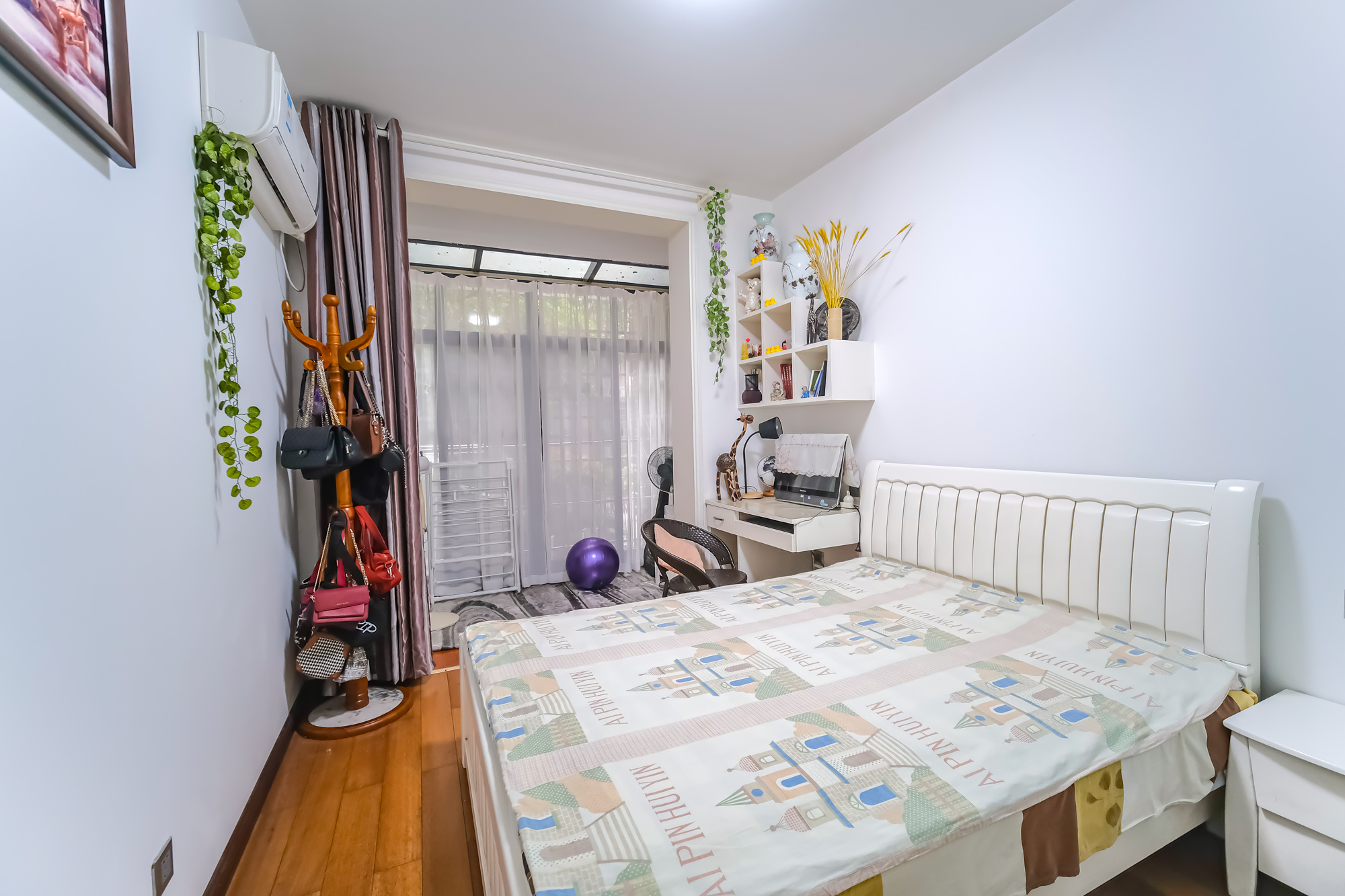 山水湾 3室2厅2卫 85.0万 山水湾 3室2厅2卫 85.0万卧室