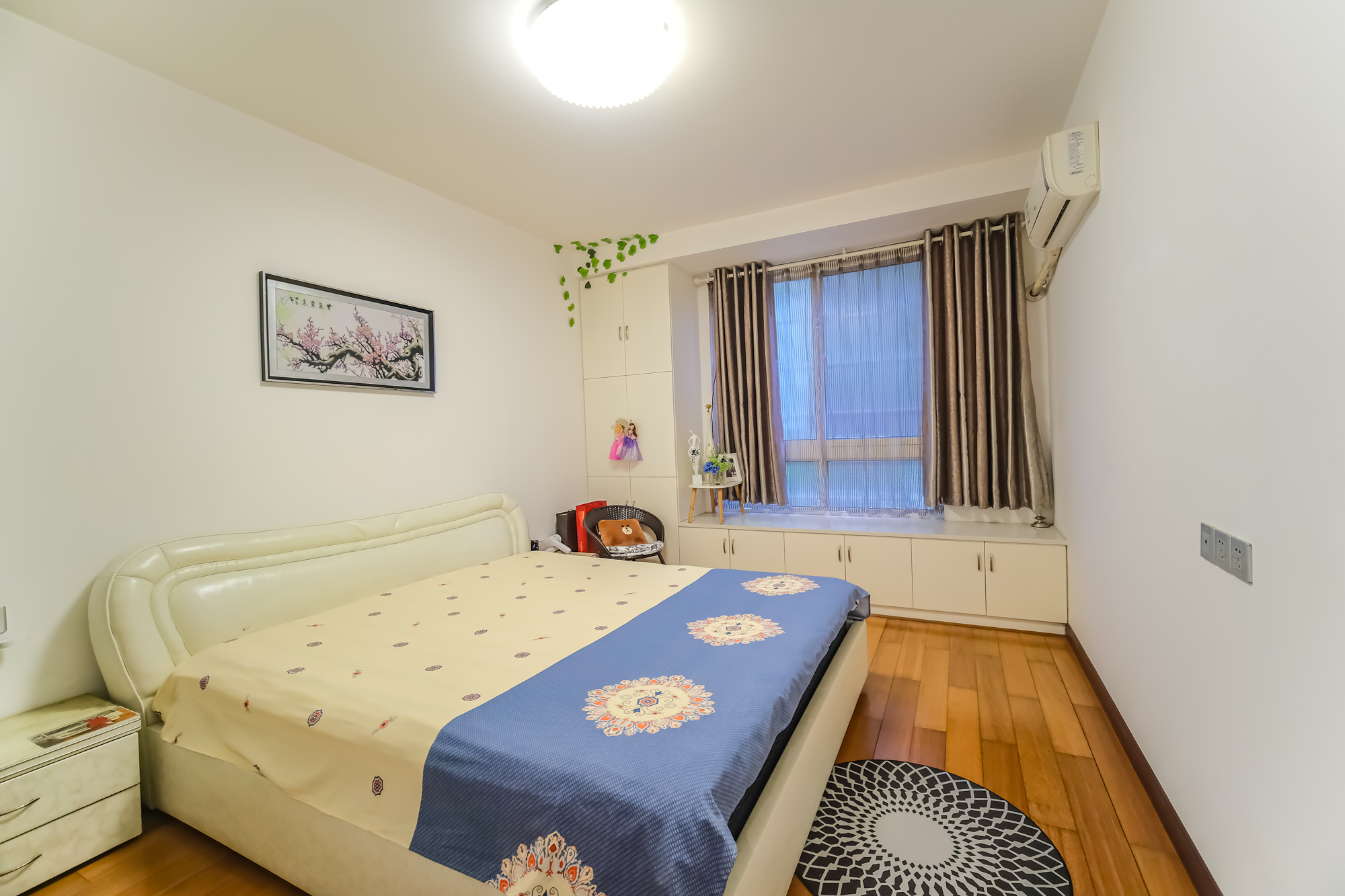 山水湾 3室2厅2卫 85.0万 山水湾 3室2厅2卫 85.0万卧室