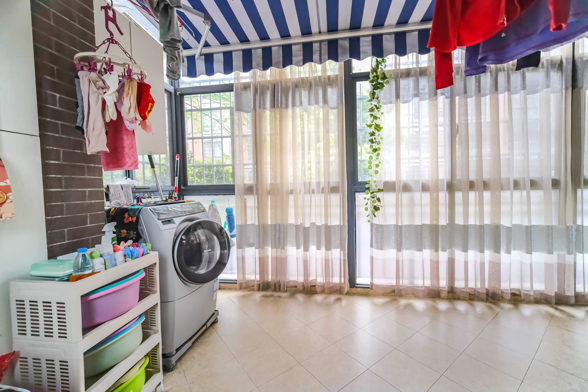 山水湾 3室2厅2卫 85.0万 山水湾 3室2厅2卫 85.0万阳台