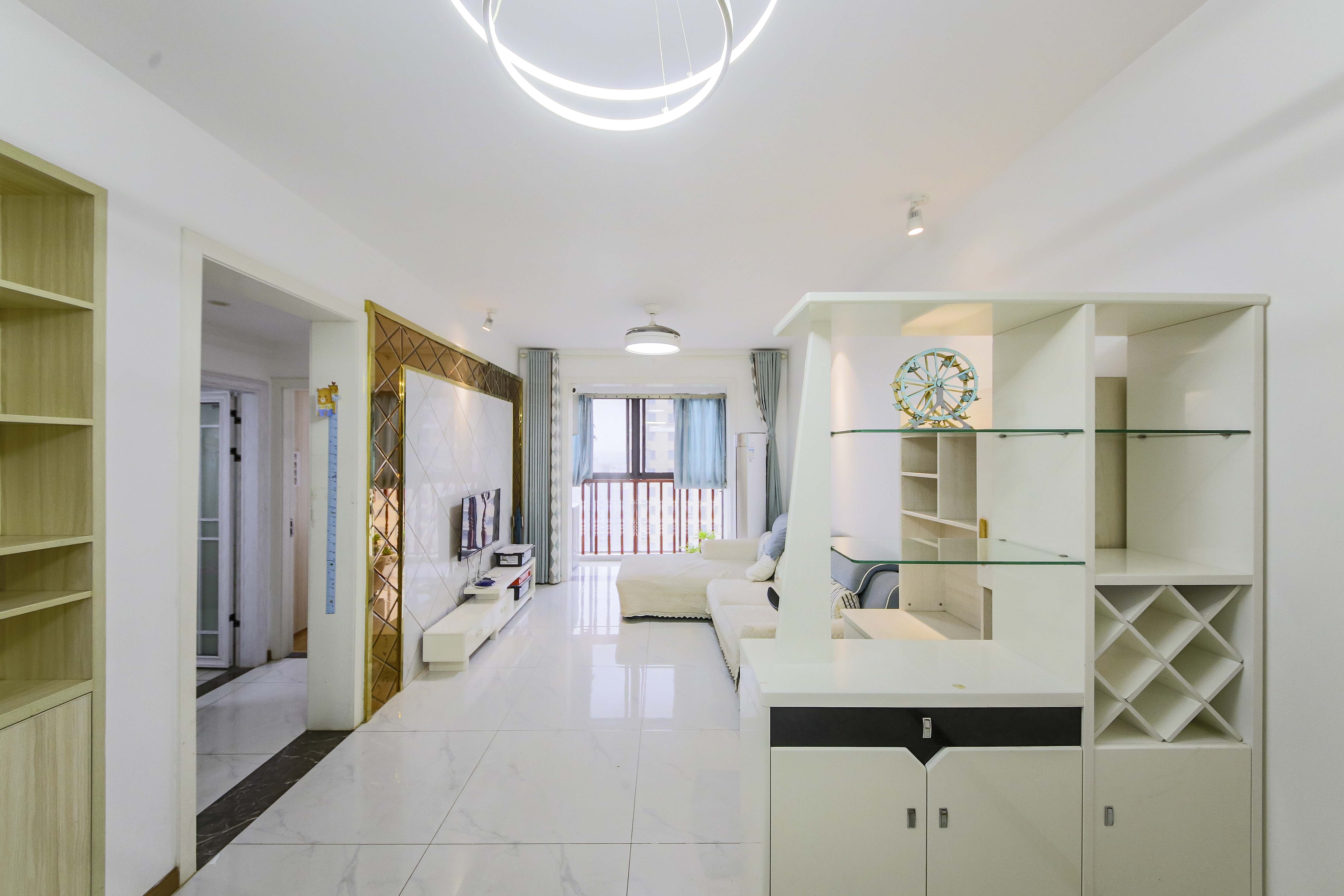 中建信和城 2室2厅1卫 95.0万 中建信和城 2室2厅1卫 95.0万客厅