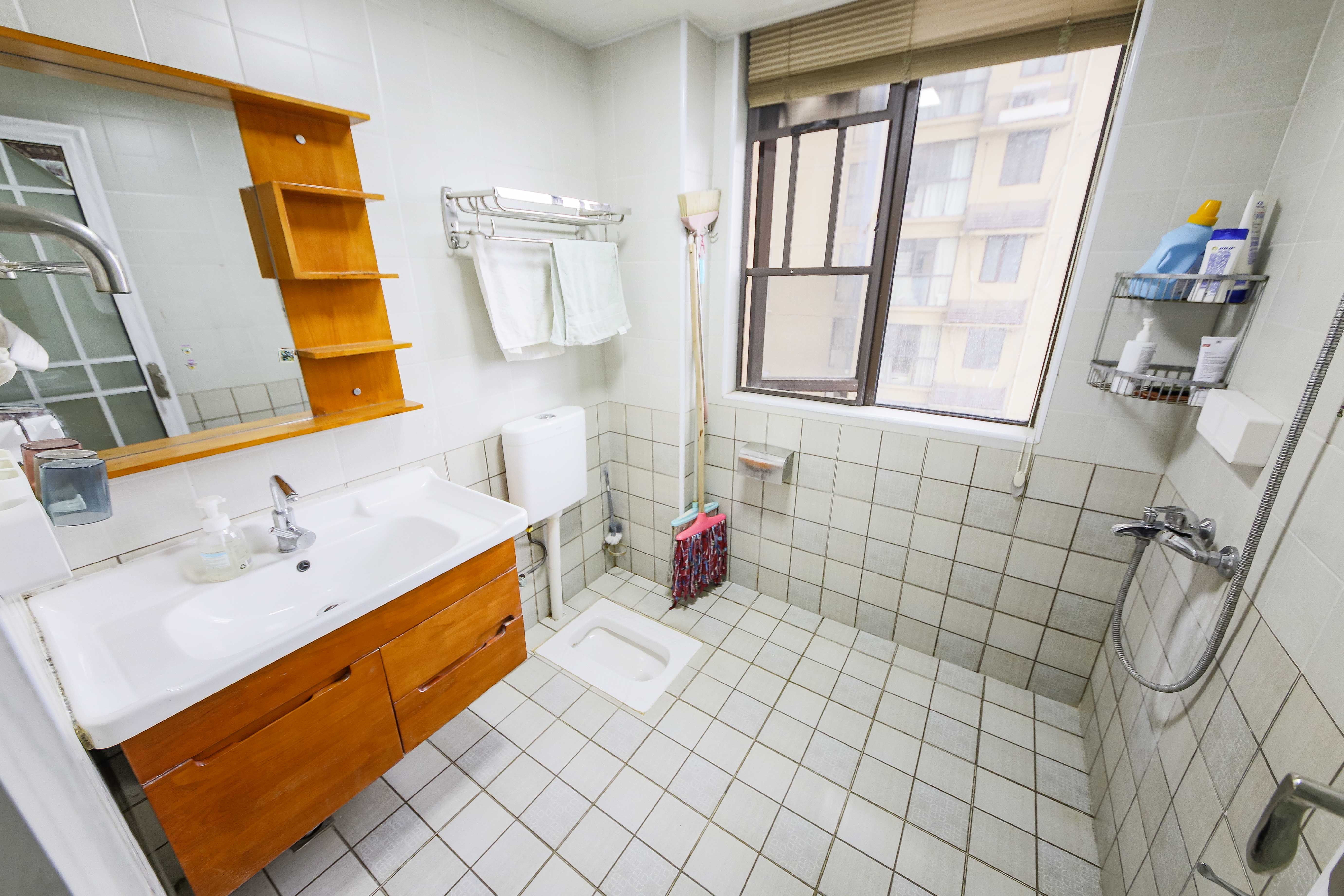 中建信和城 2室2厅1卫 95.0万 中建信和城 2室2厅1卫 95.0万卫生间