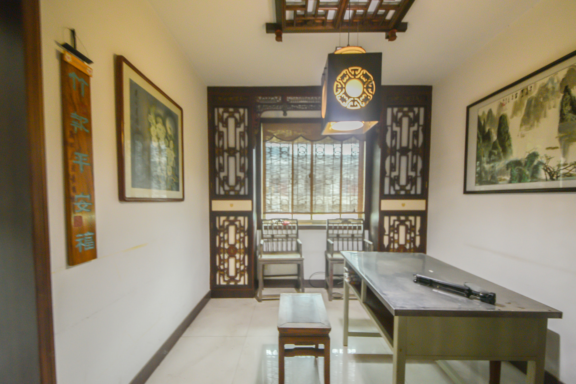 新华园 4室2厅2卫 85.0万 新华园 4室2厅2卫 85.0万客厅