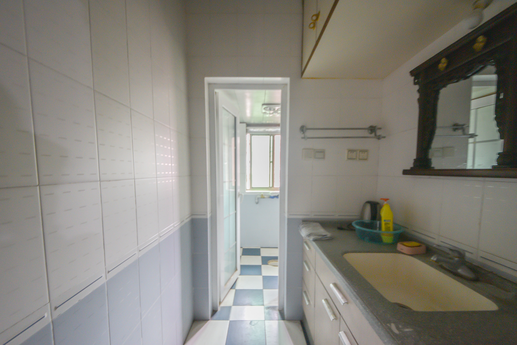 新华园 4室2厅2卫 85.0万 新华园 4室2厅2卫 85.0万卫生间