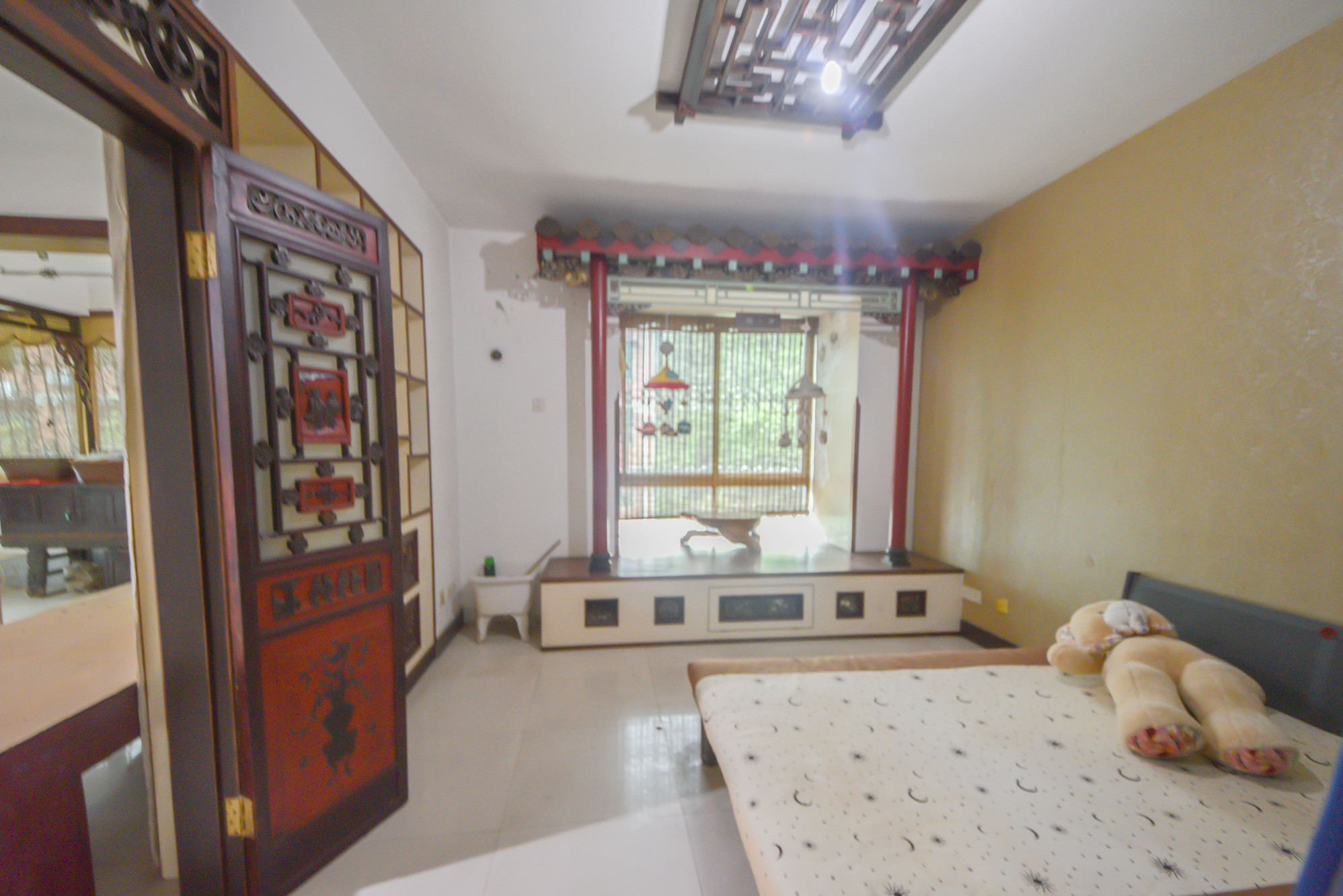 新华园 4室2厅2卫 85.0万 新华园 4室2厅2卫 85.0万卧室