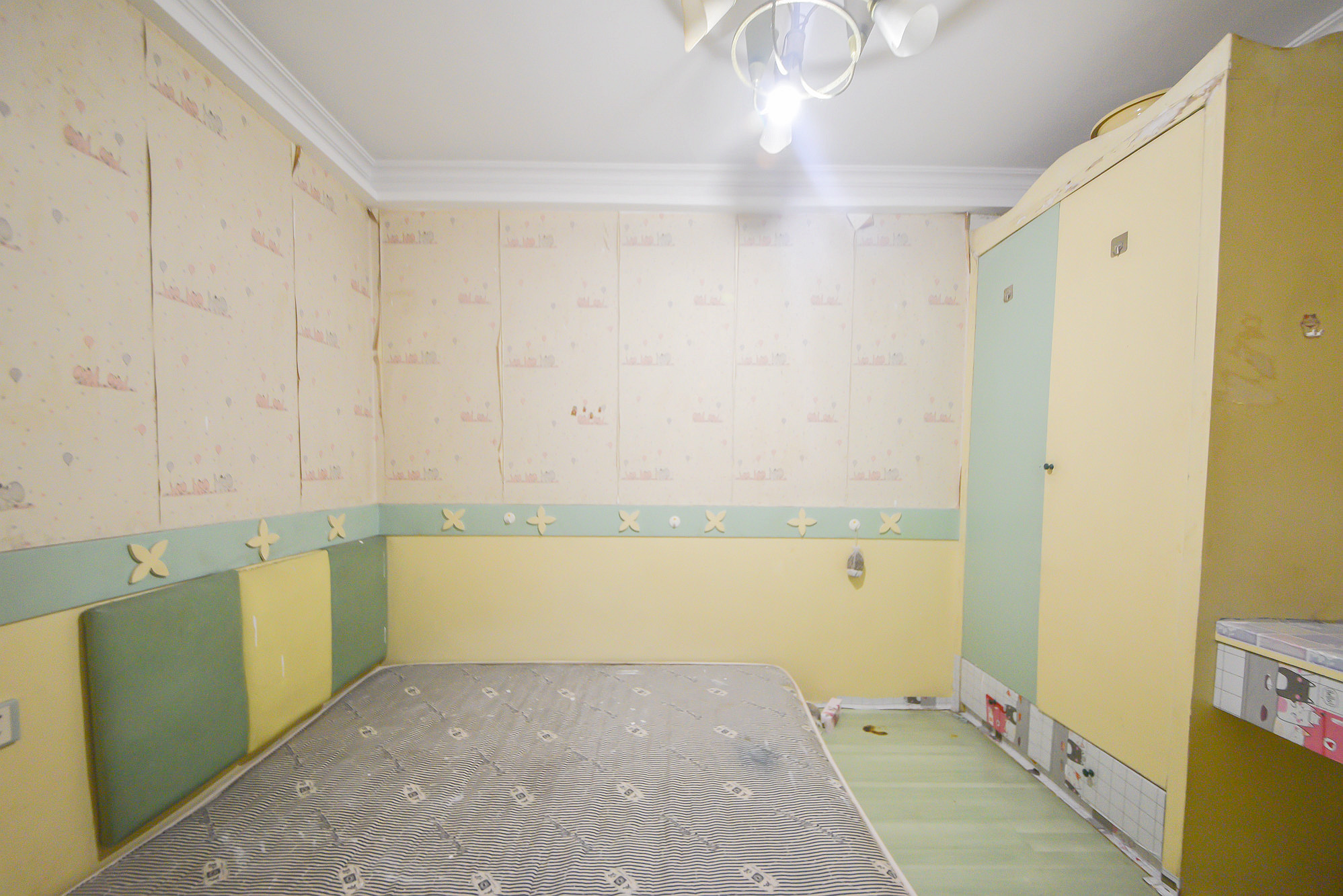 电力宾馆宿舍 3室2厅1卫 39.80万 电力宾馆宿舍 3室2厅1卫 39.80万卧室