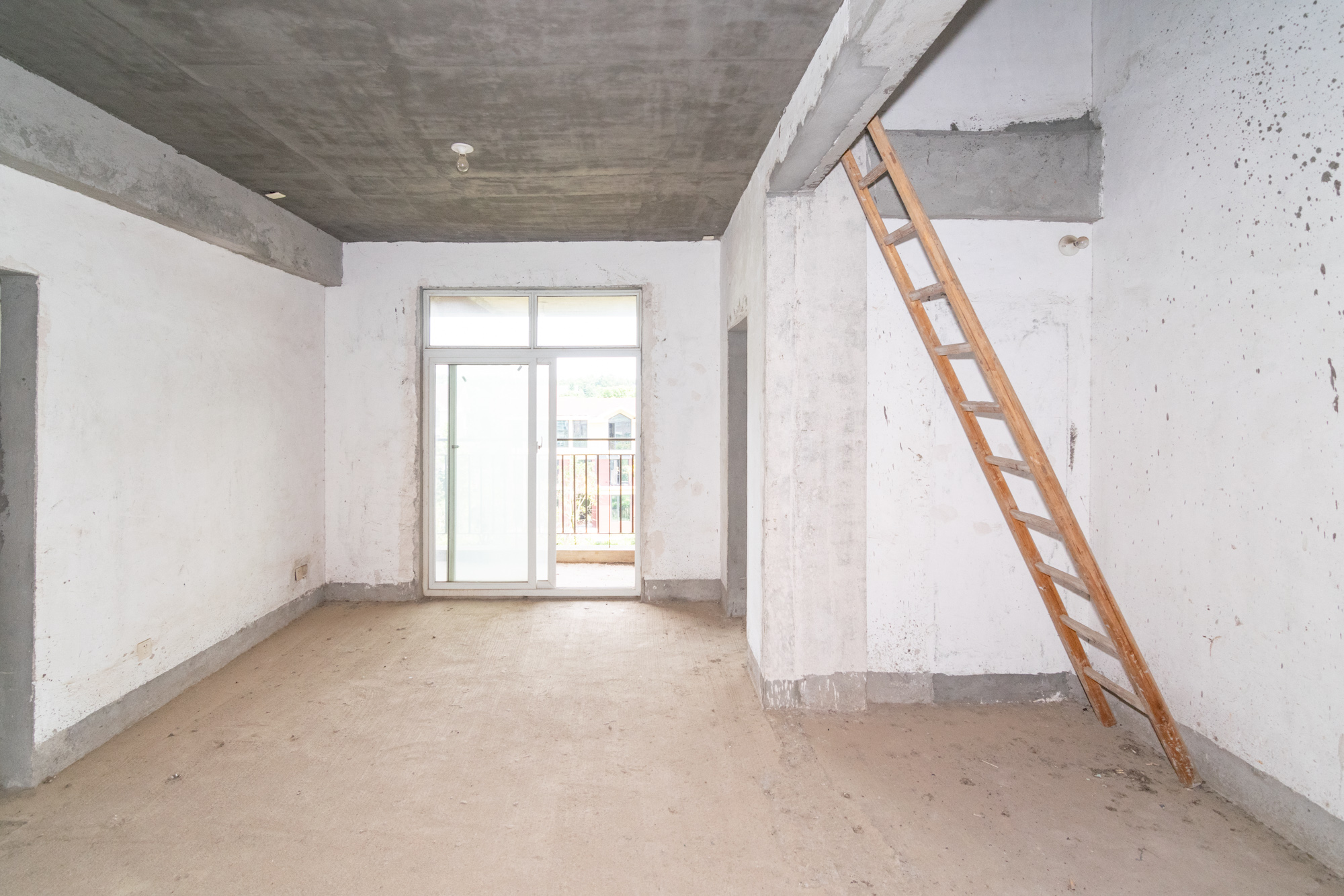 普瑞斯堡 6室2厅3卫 130.0万 普瑞斯堡 6室2厅3卫 130.0万客厅