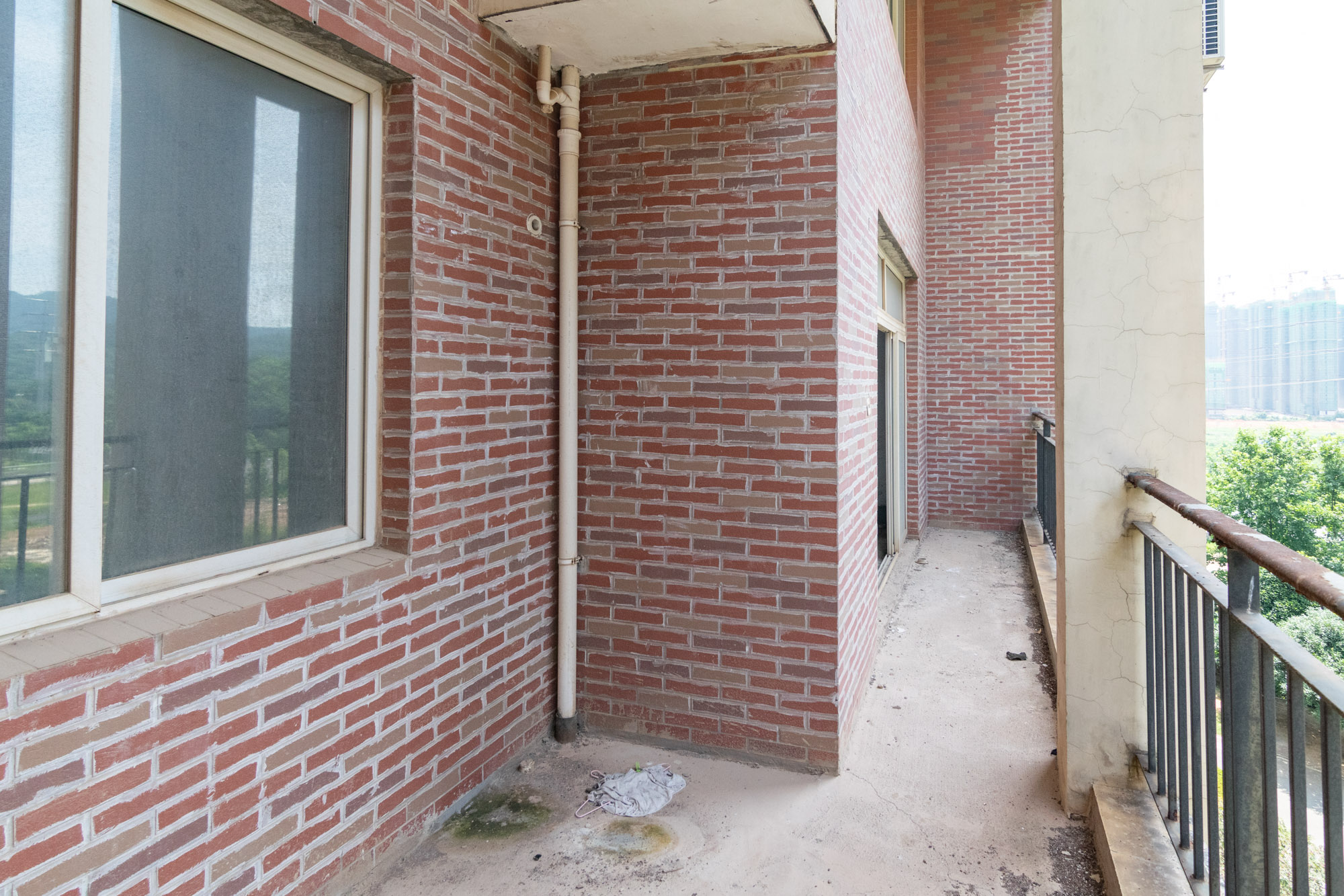 普瑞斯堡 6室2厅3卫 130.0万 普瑞斯堡 6室2厅3卫 130.0万阳台